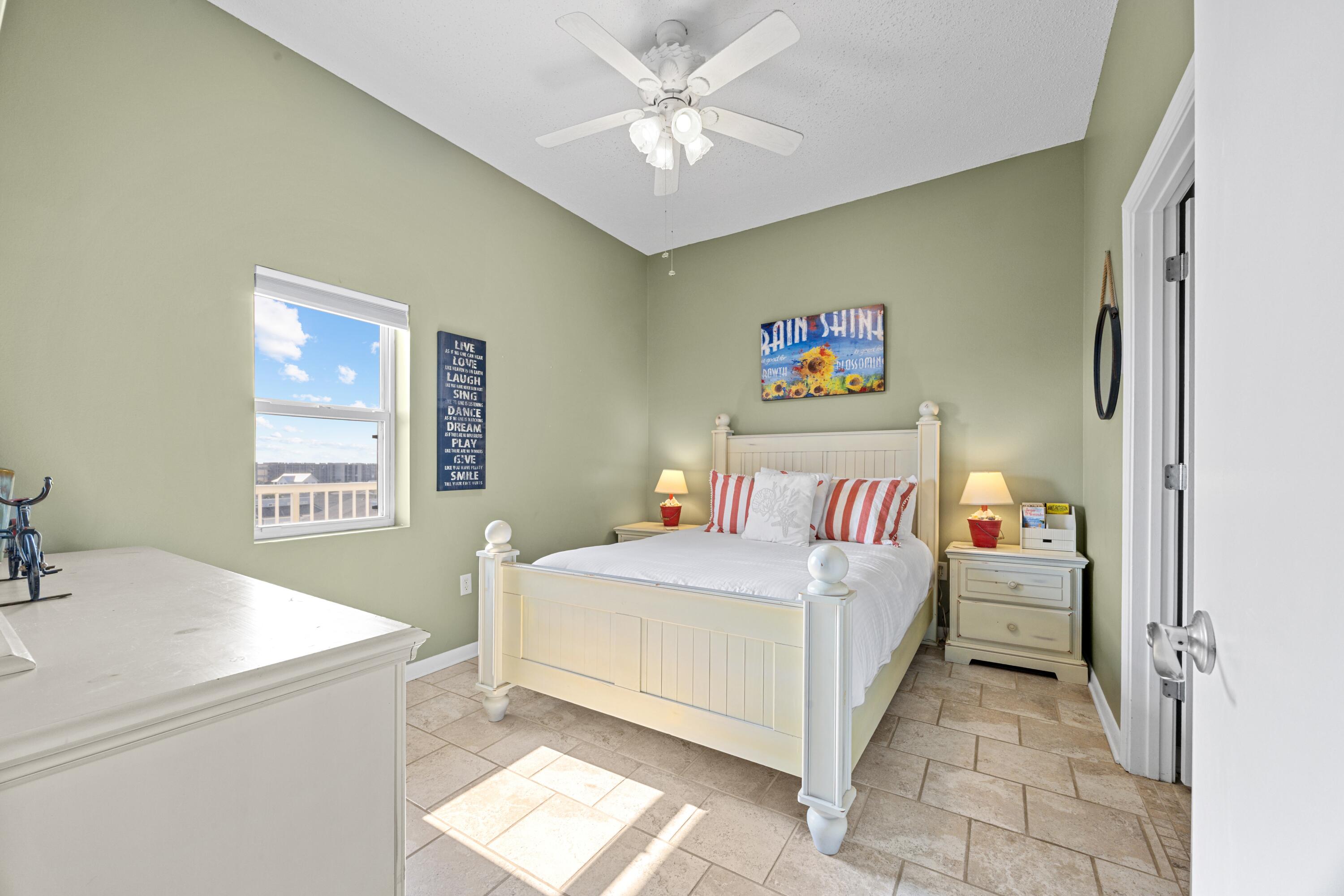 PALM COURT YACHT CLUB - Residential