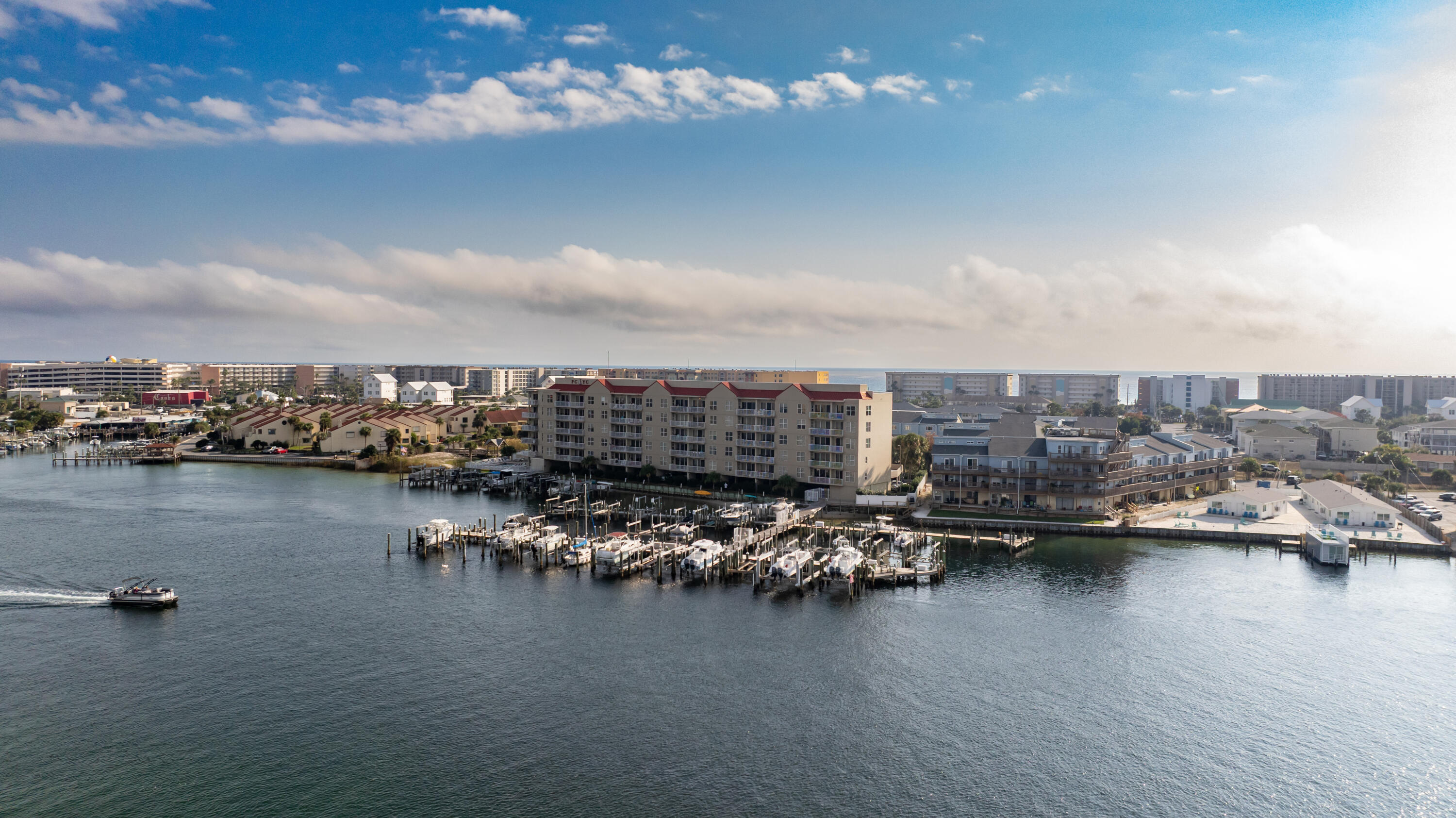 PALM COURT YACHT CLUB - Residential