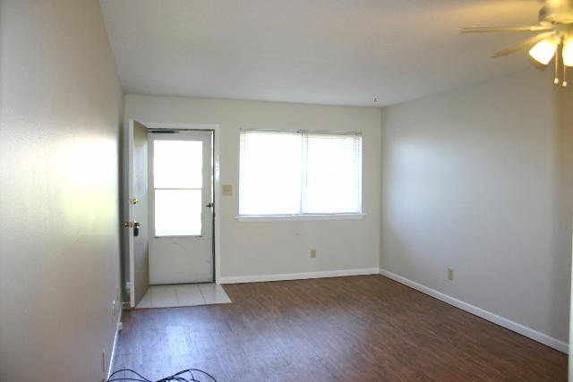 BAYVIEW WATERS CONDO - Residential