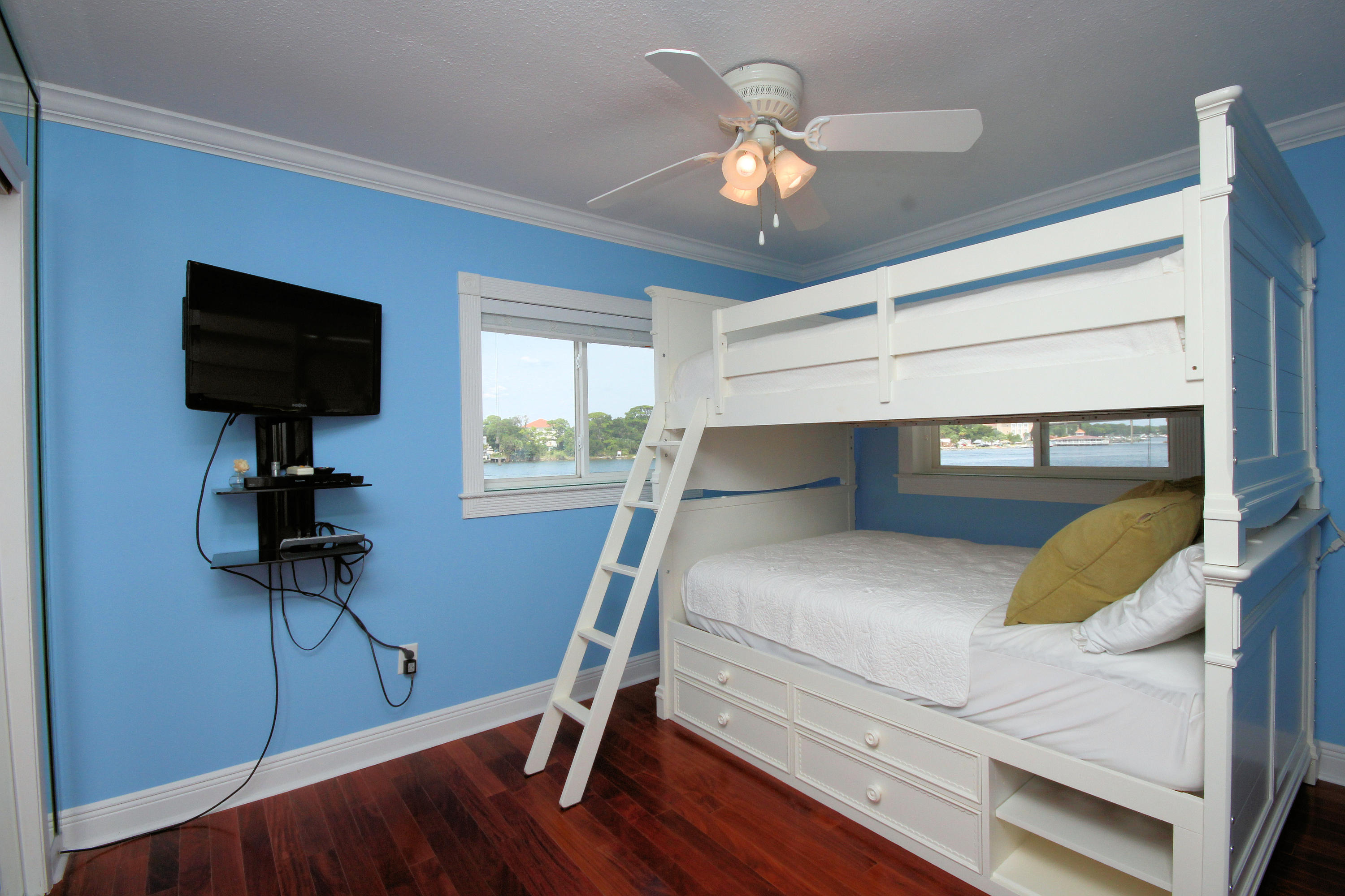 WATERWAY CONDO - Residential