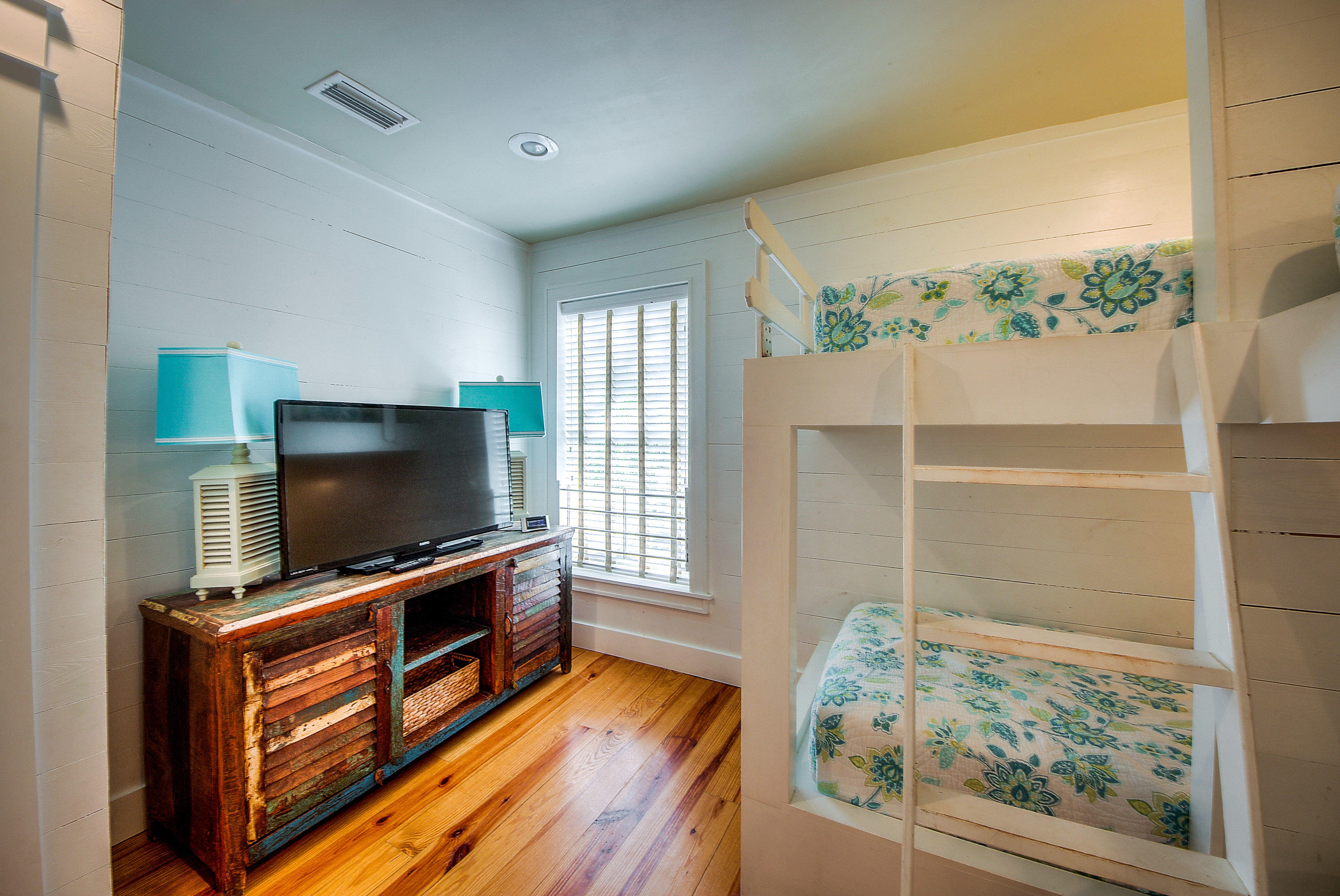 SEAGROVE 1ST ADDN - Residential