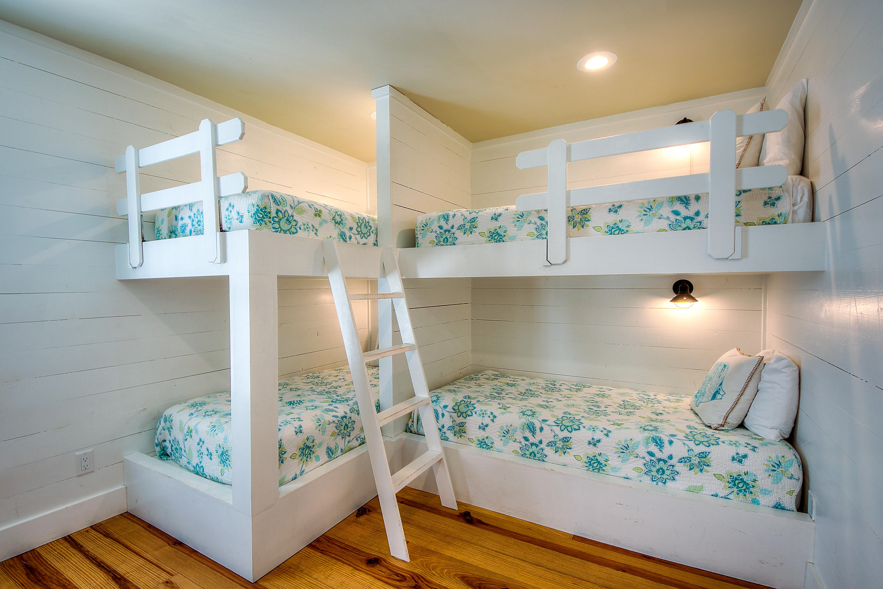 SEAGROVE 1ST ADDN - Residential