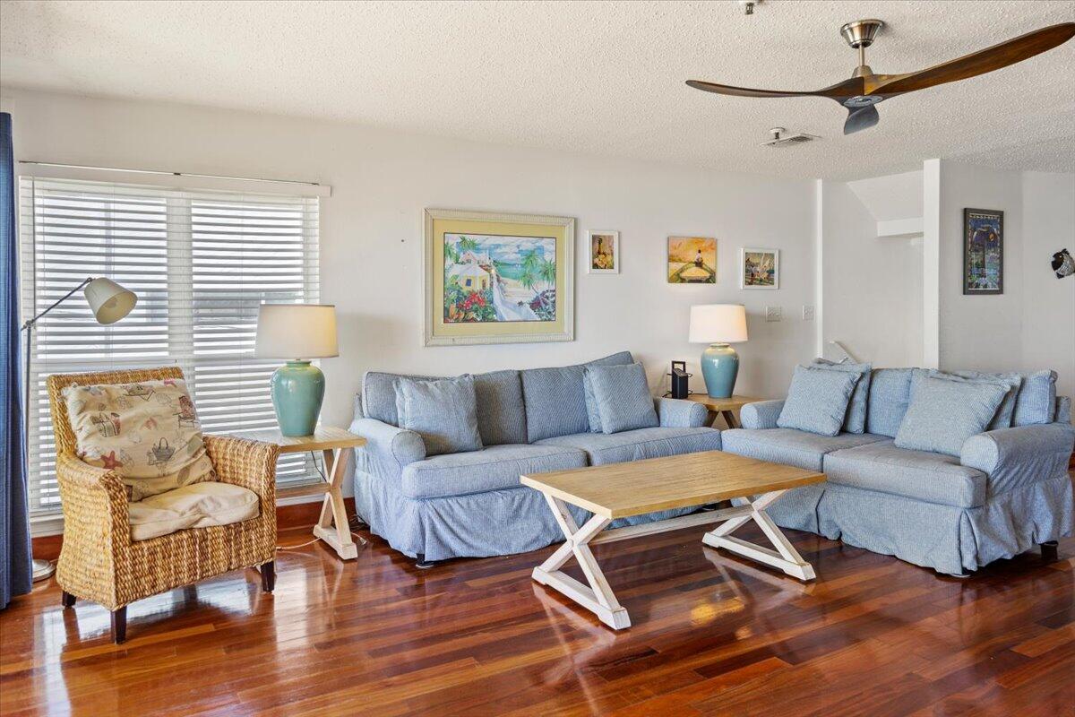 ISLAND MIST - Residential