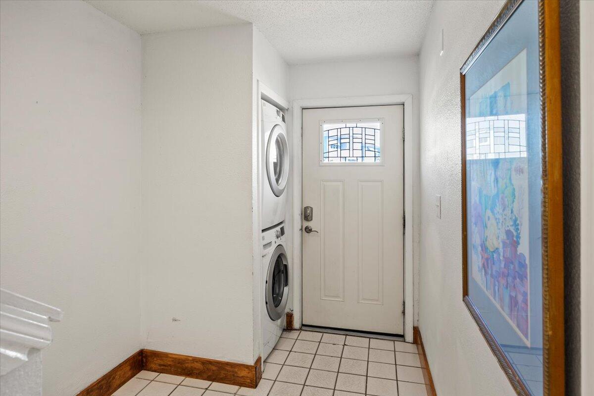 ISLAND MIST - Residential