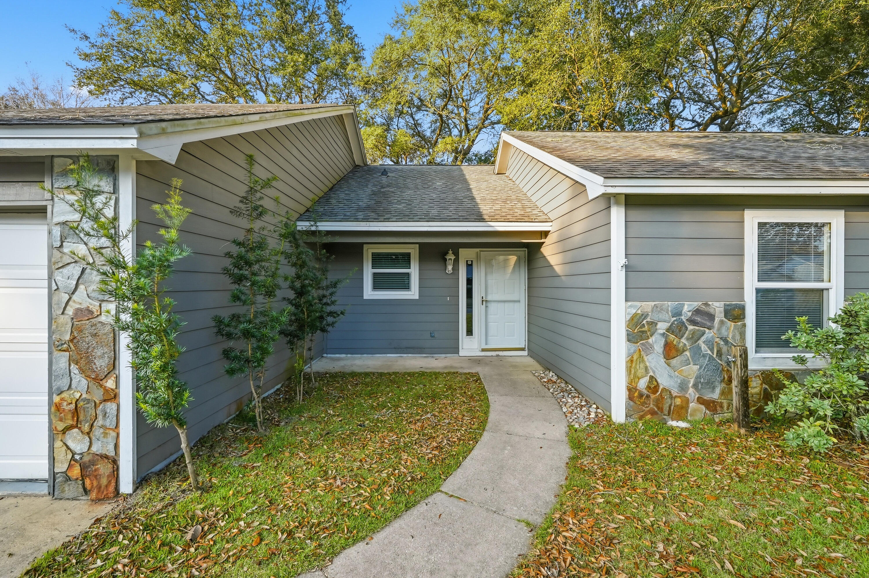 CREEKSIDE 5 - Residential Lease