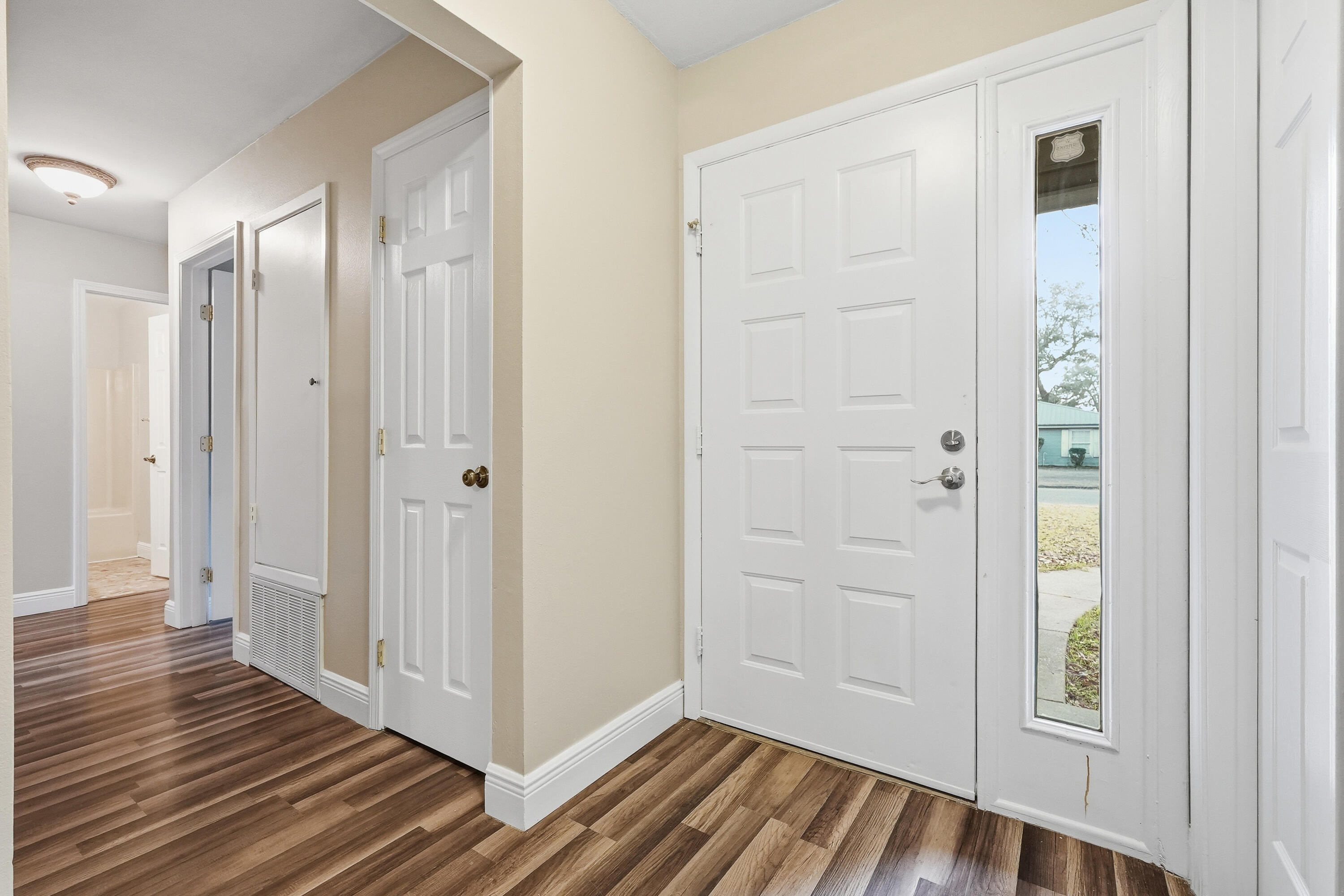 CREEKSIDE 5 - Residential Lease