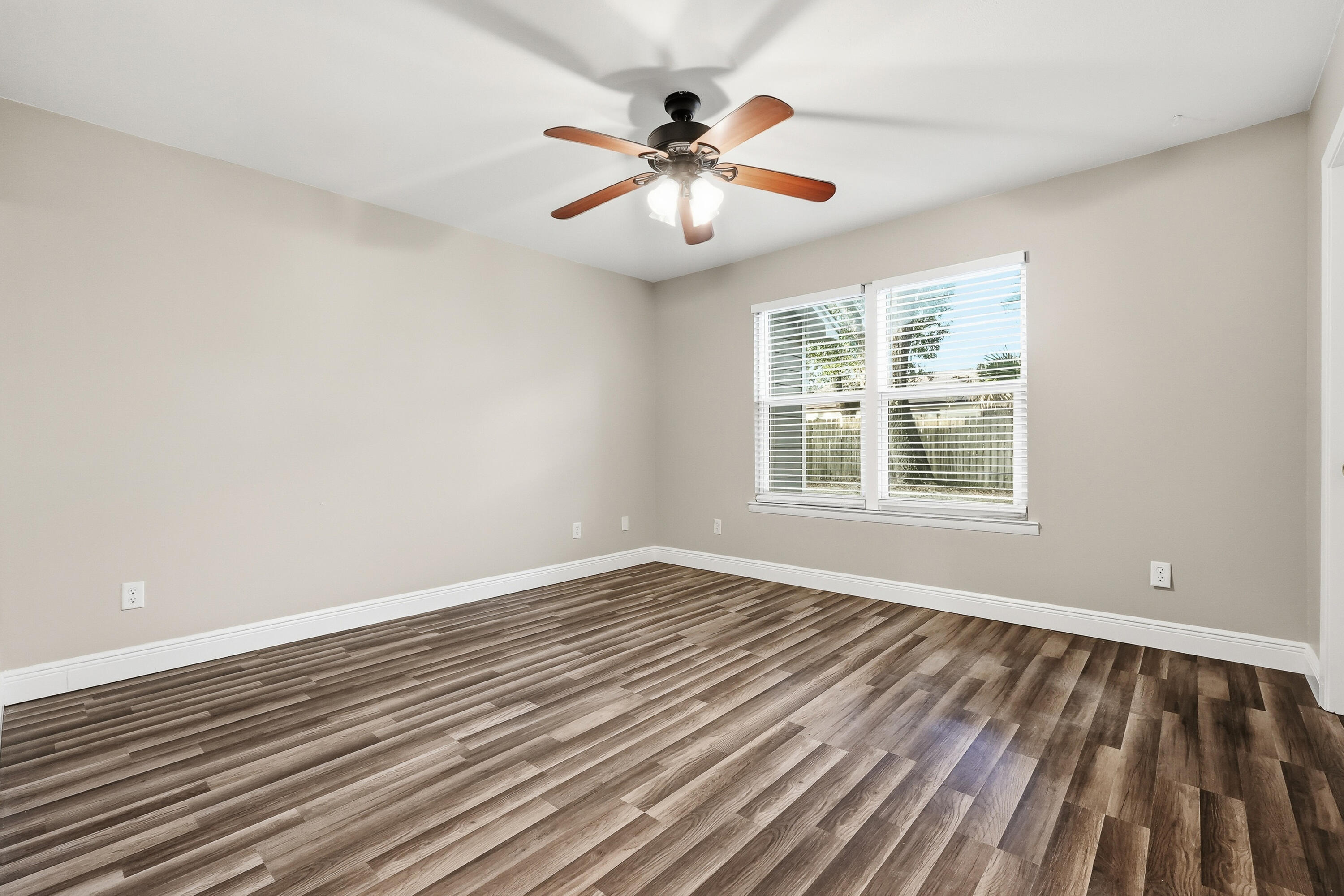 CREEKSIDE 5 - Residential Lease