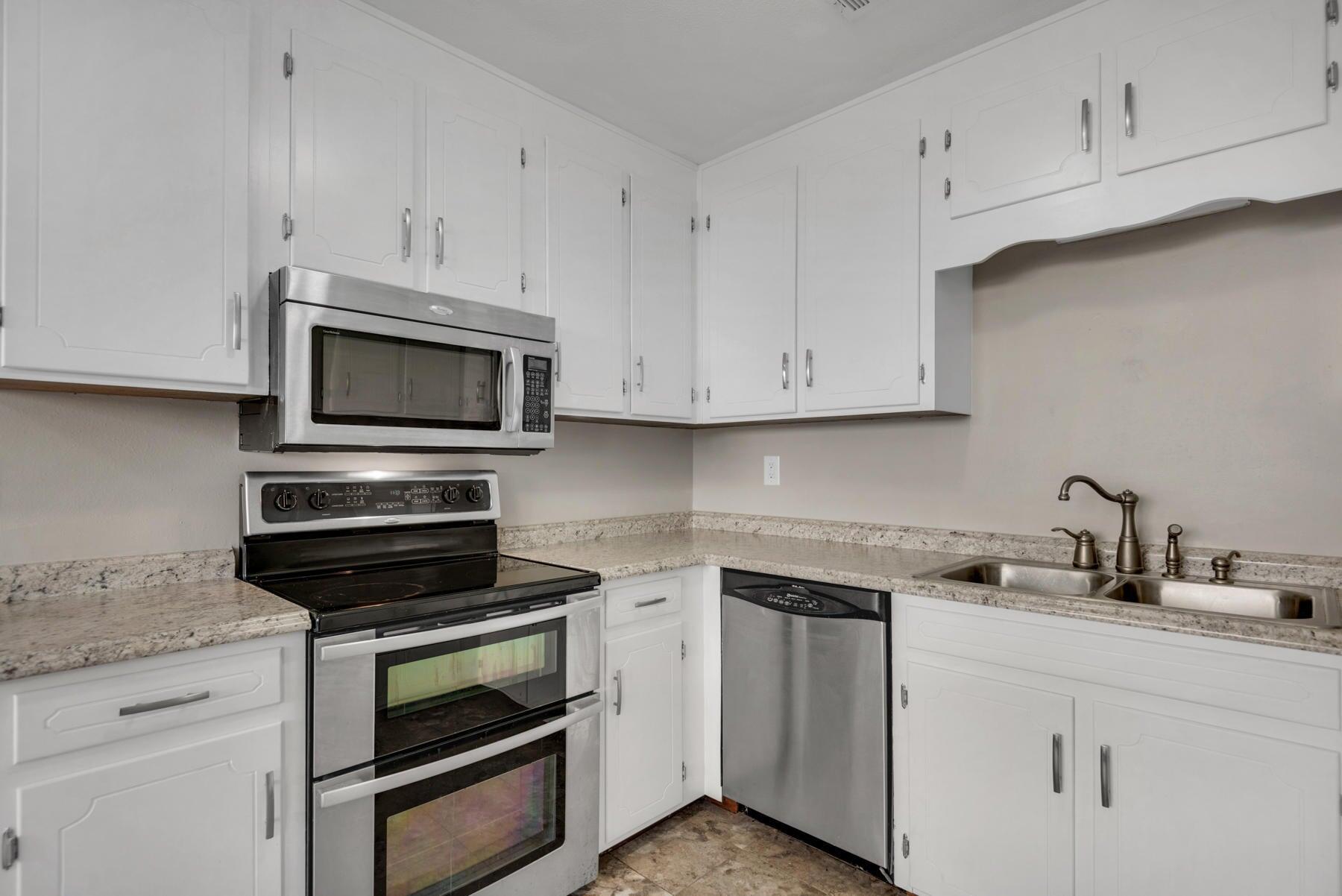 CREEKSIDE 5 - Residential Lease