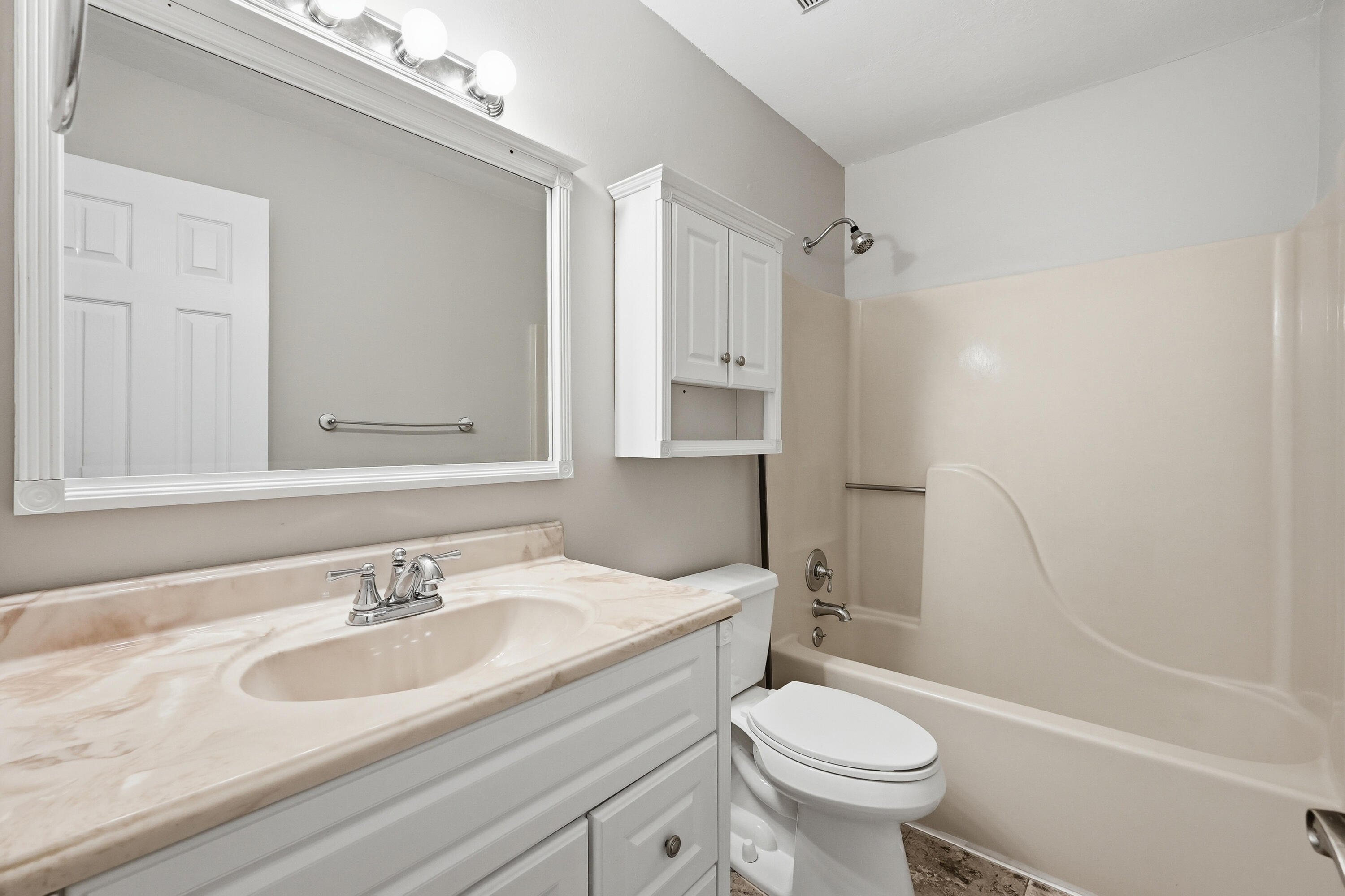 CREEKSIDE 5 - Residential Lease