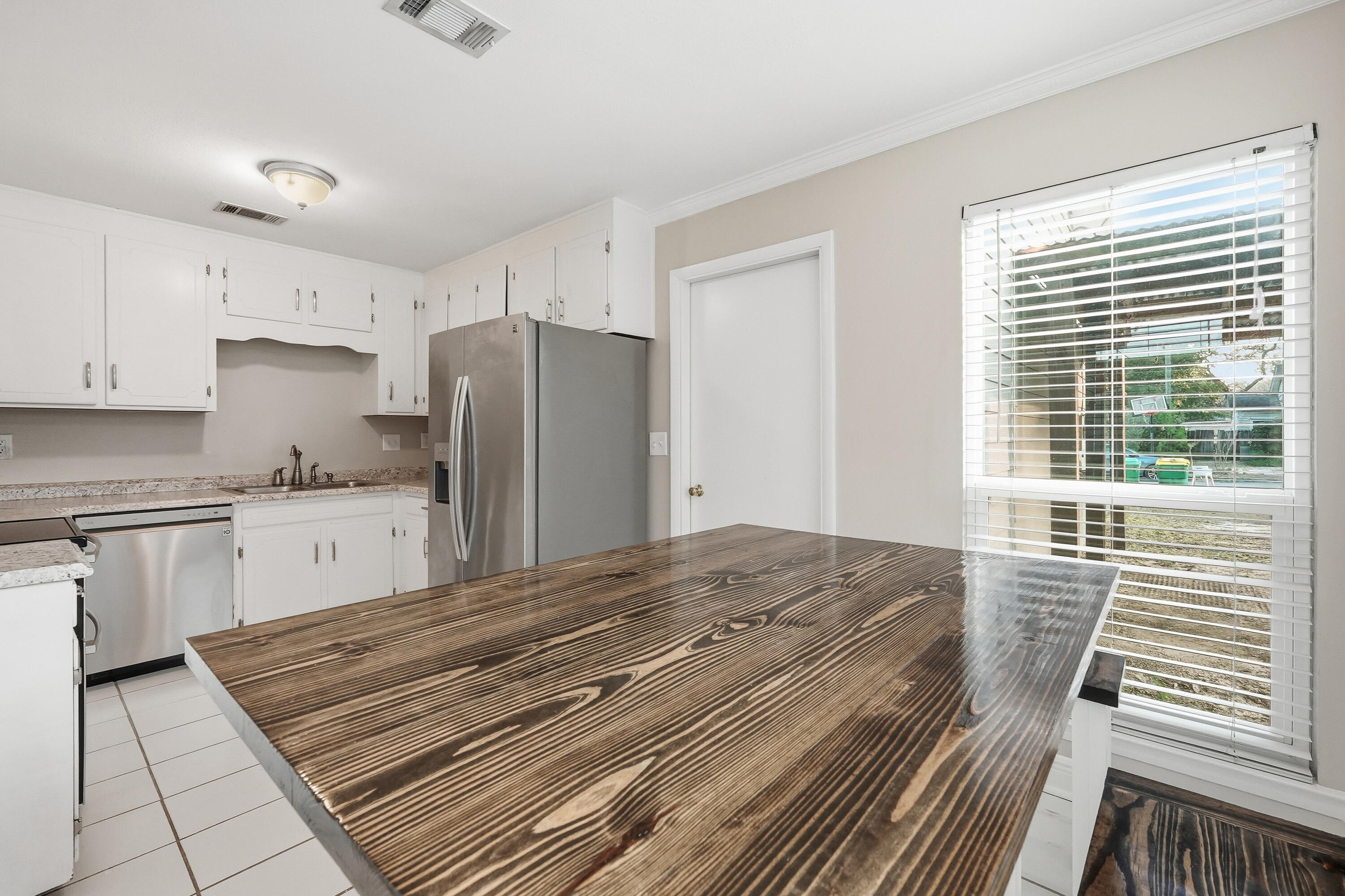 CREEKSIDE 5 - Residential Lease