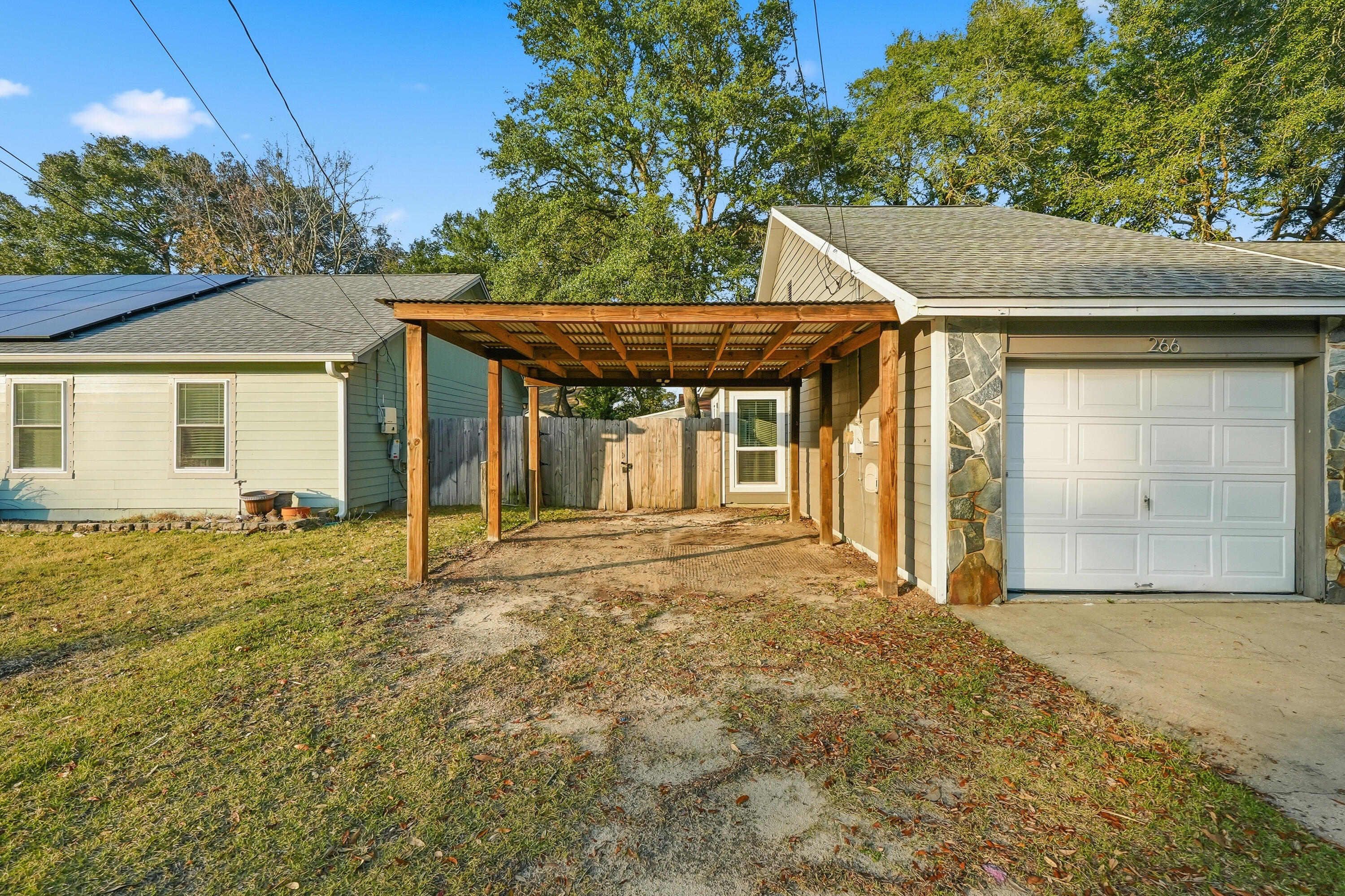 CREEKSIDE 5 - Residential Lease