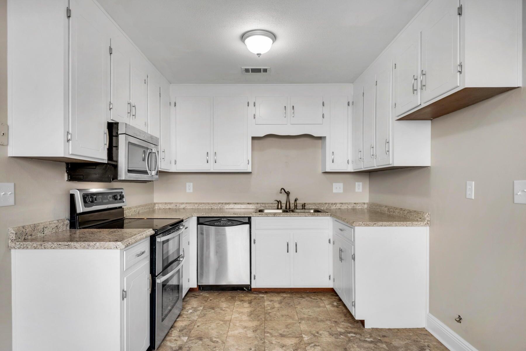 CREEKSIDE 5 - Residential Lease