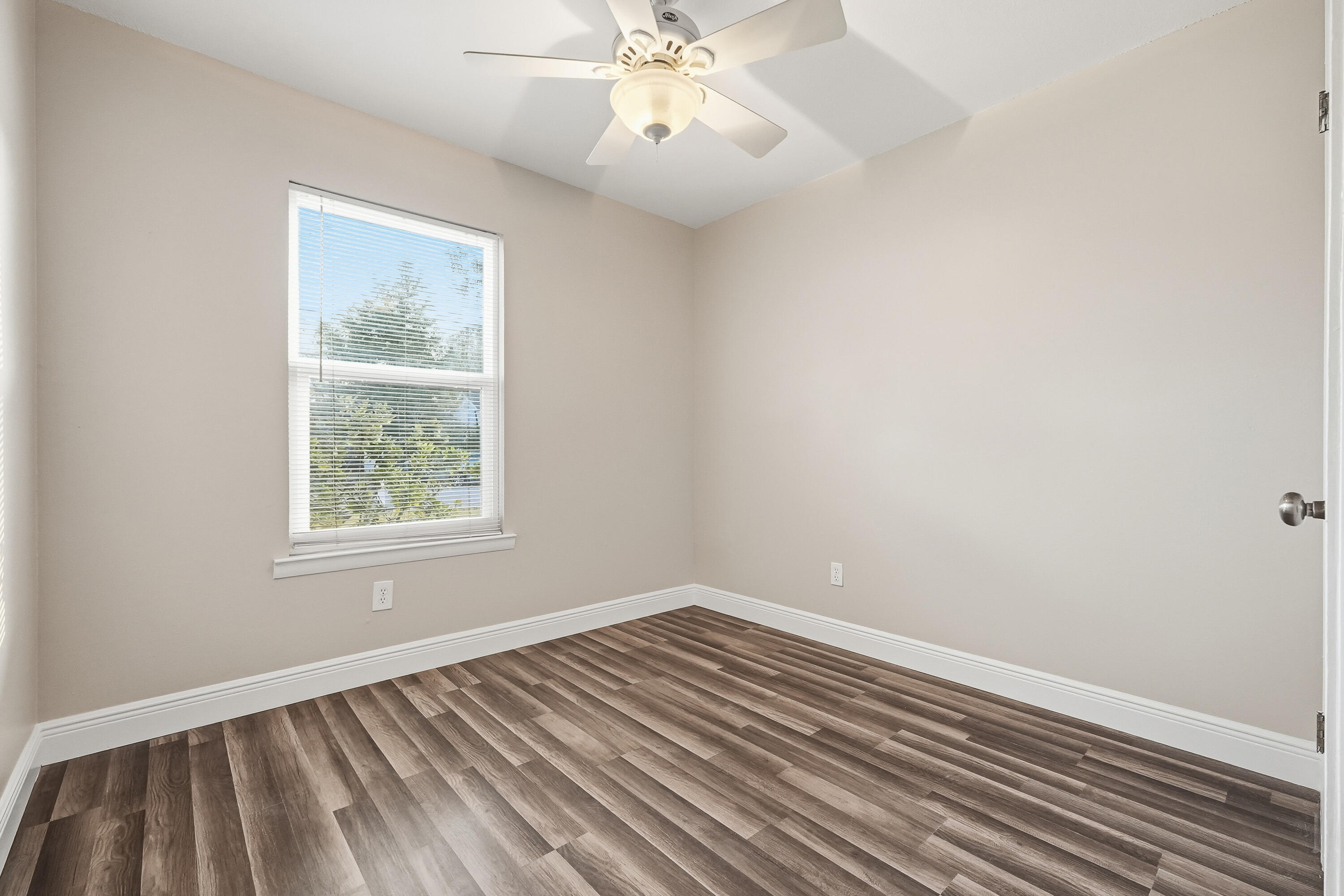 CREEKSIDE 5 - Residential Lease