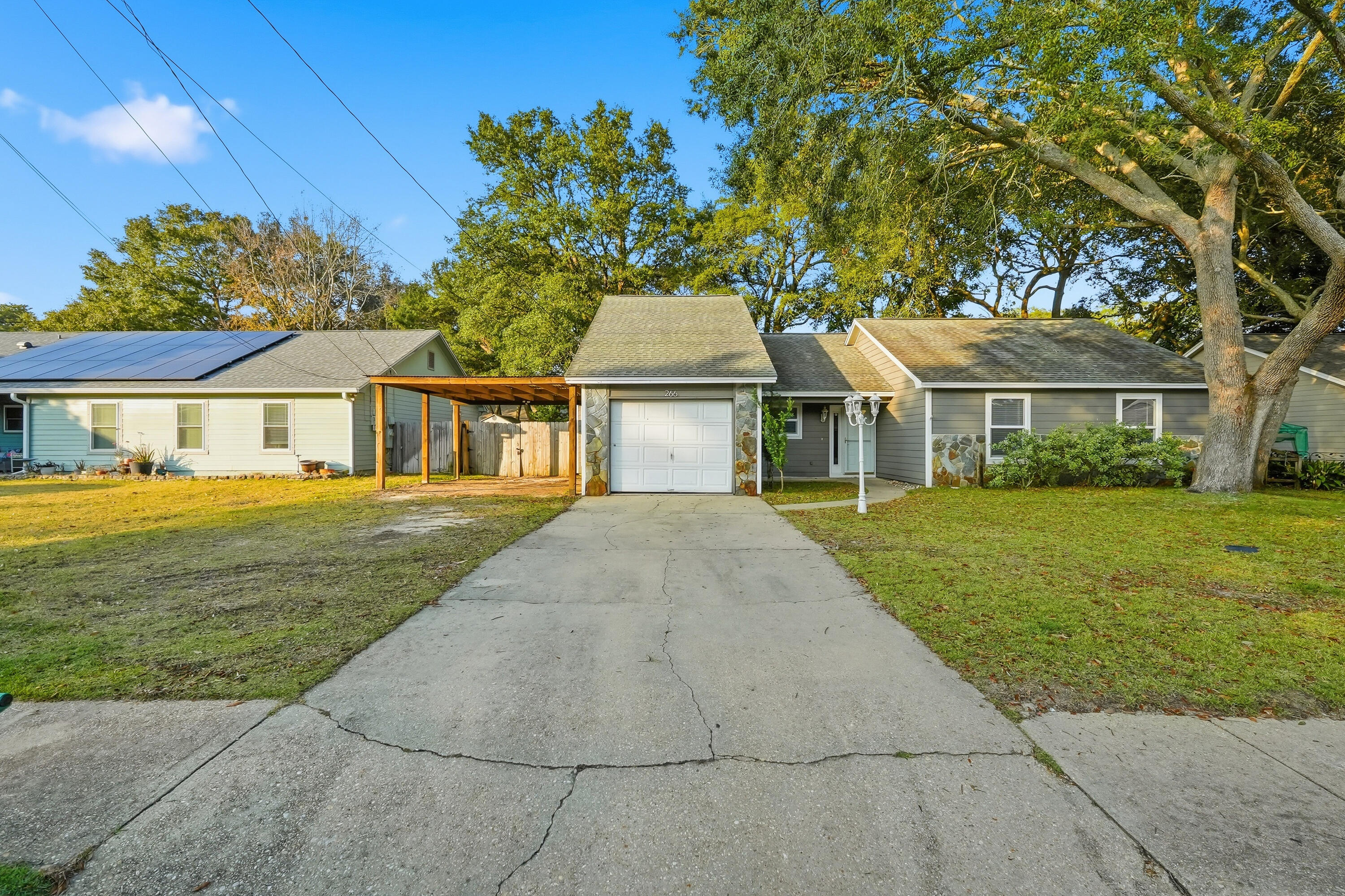 CREEKSIDE 5 - Residential Lease