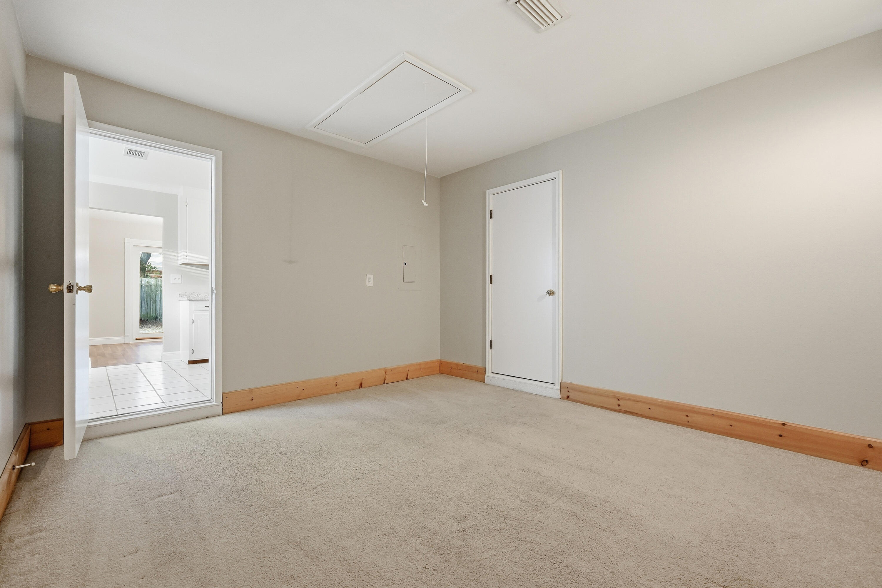 CREEKSIDE 5 - Residential Lease