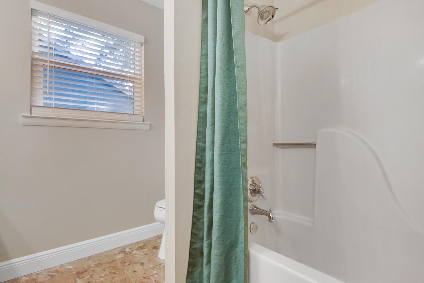 CREEKSIDE 5 - Residential Lease