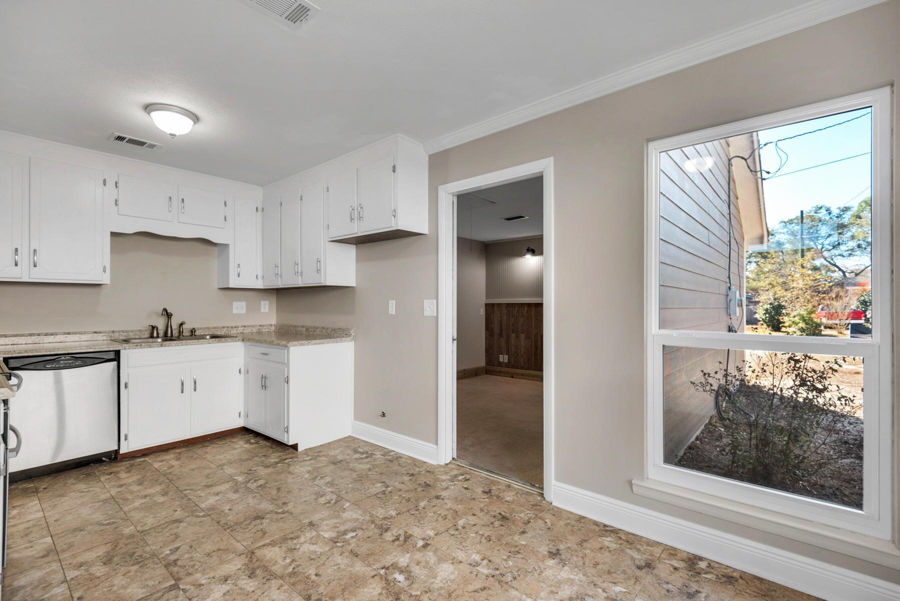 CREEKSIDE 5 - Residential Lease