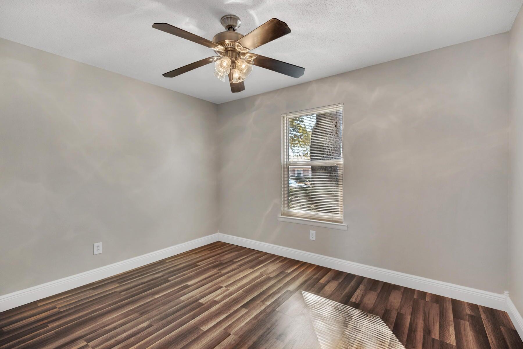 CREEKSIDE 5 - Residential Lease