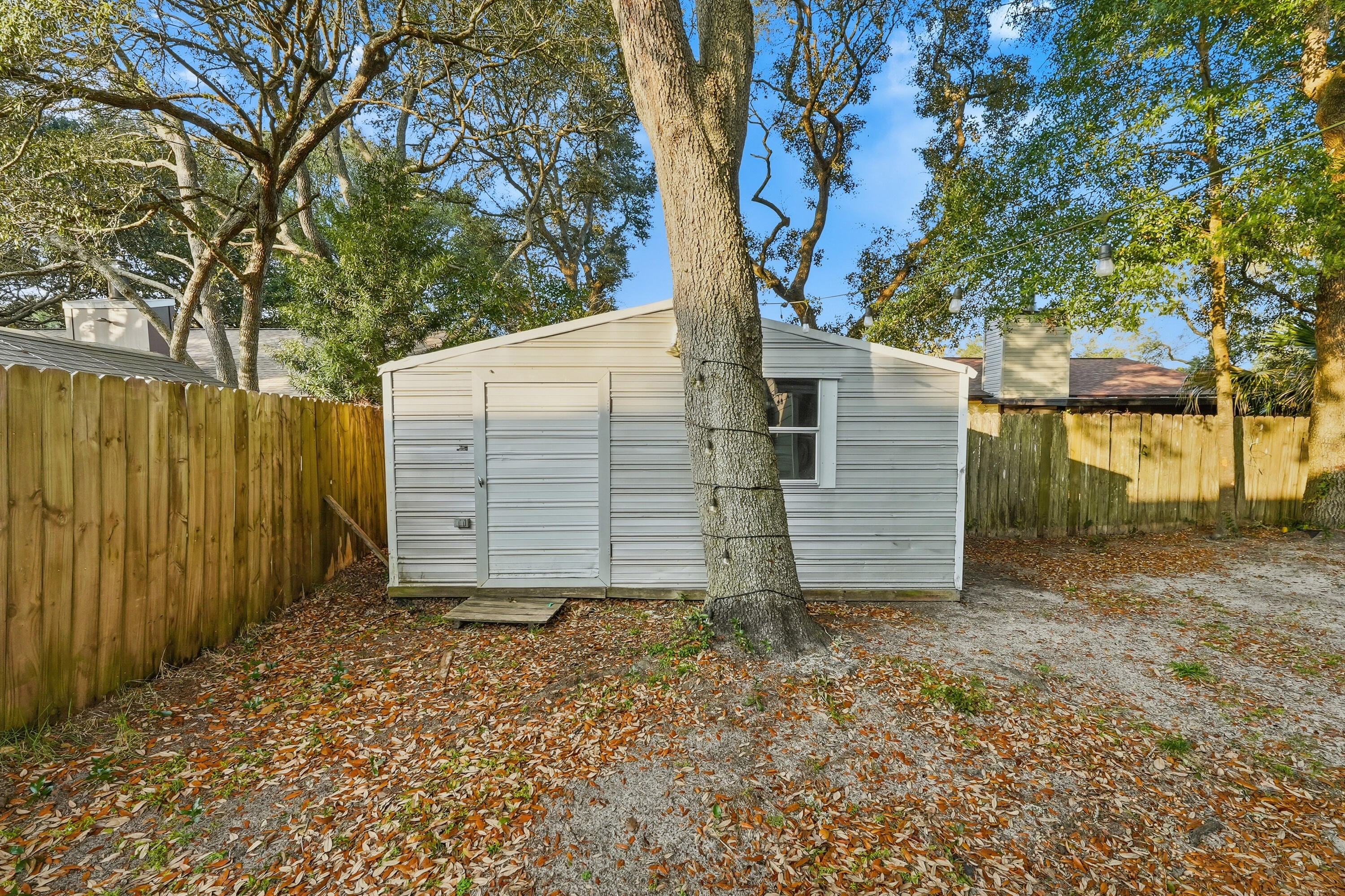 CREEKSIDE 5 - Residential Lease