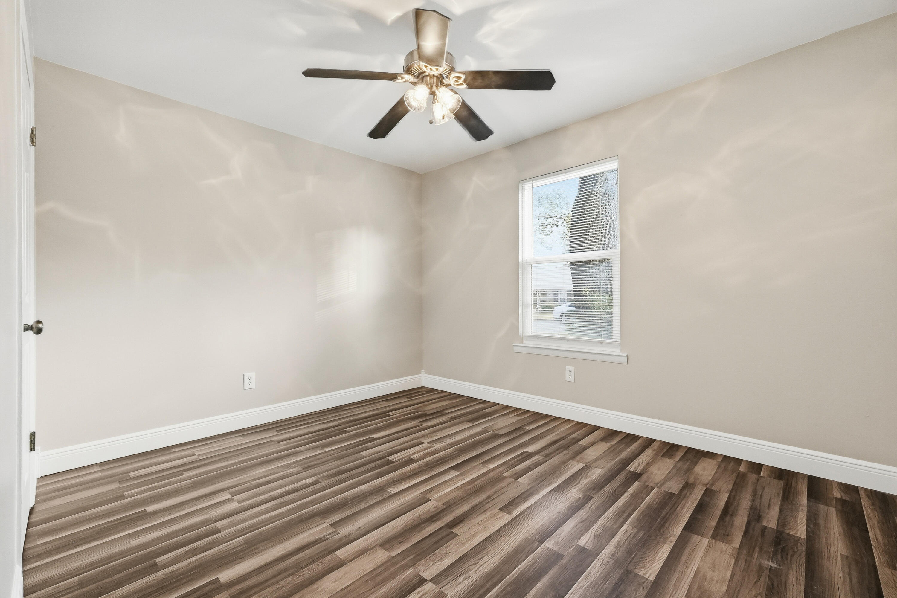 CREEKSIDE 5 - Residential Lease