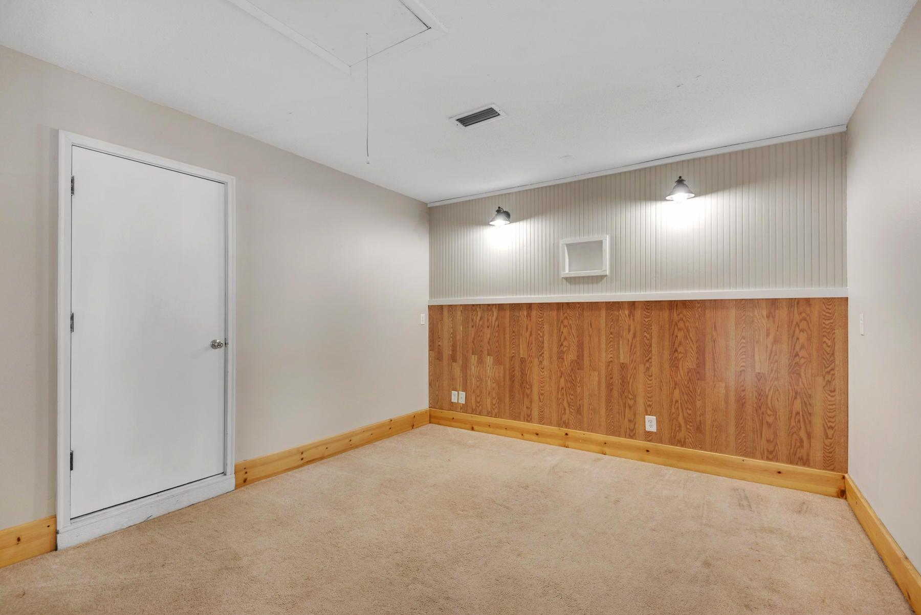 CREEKSIDE 5 - Residential Lease