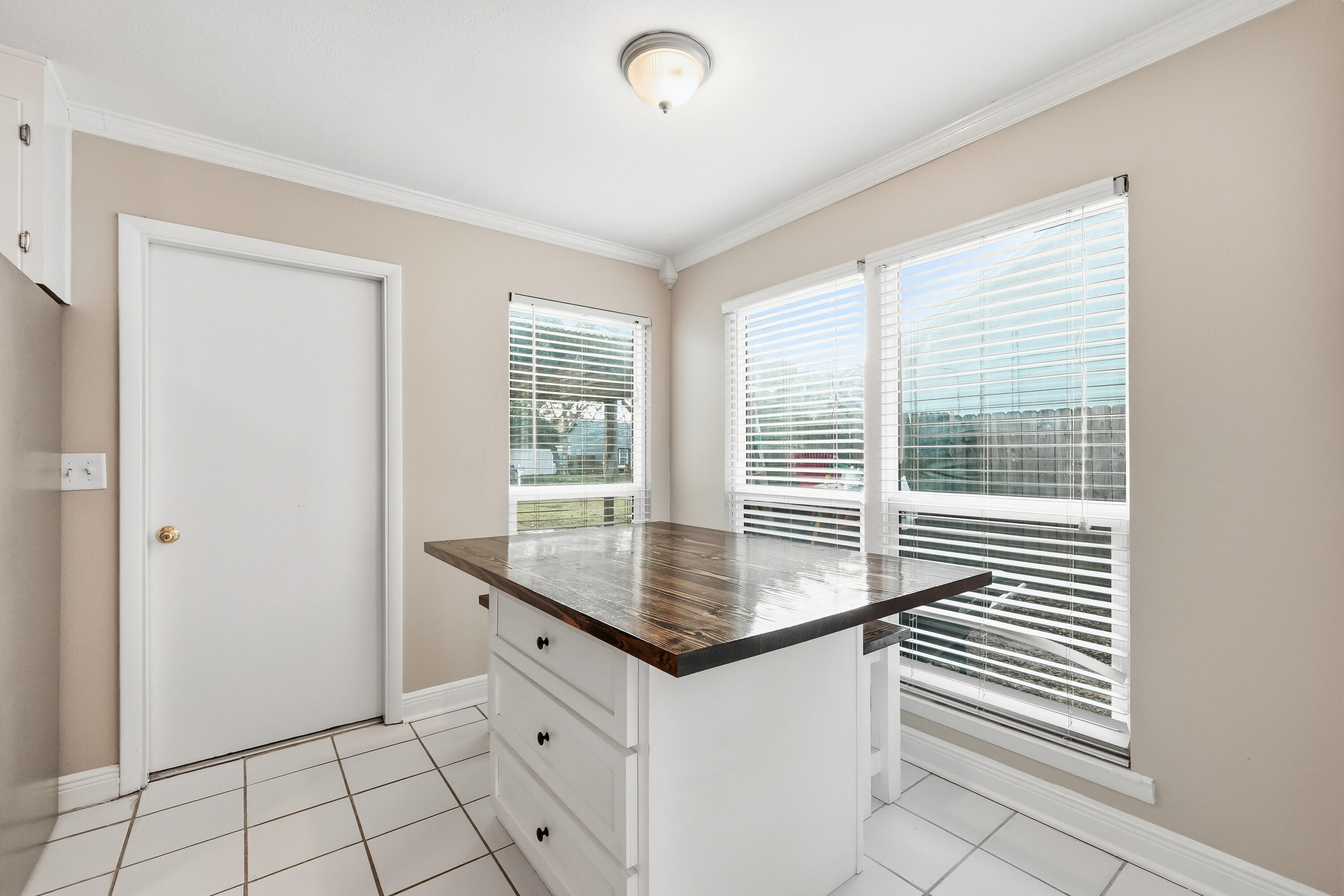 CREEKSIDE 5 - Residential Lease