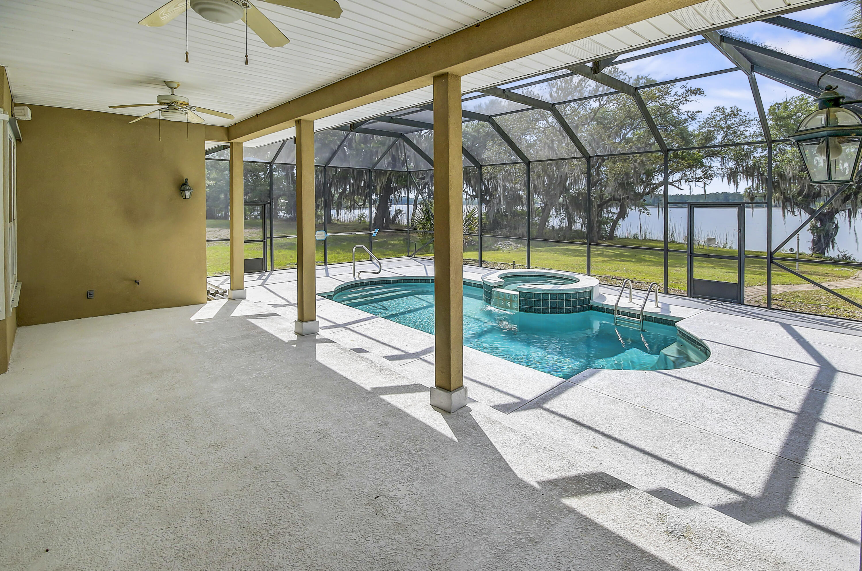 LAGRANGE COVE - Residential