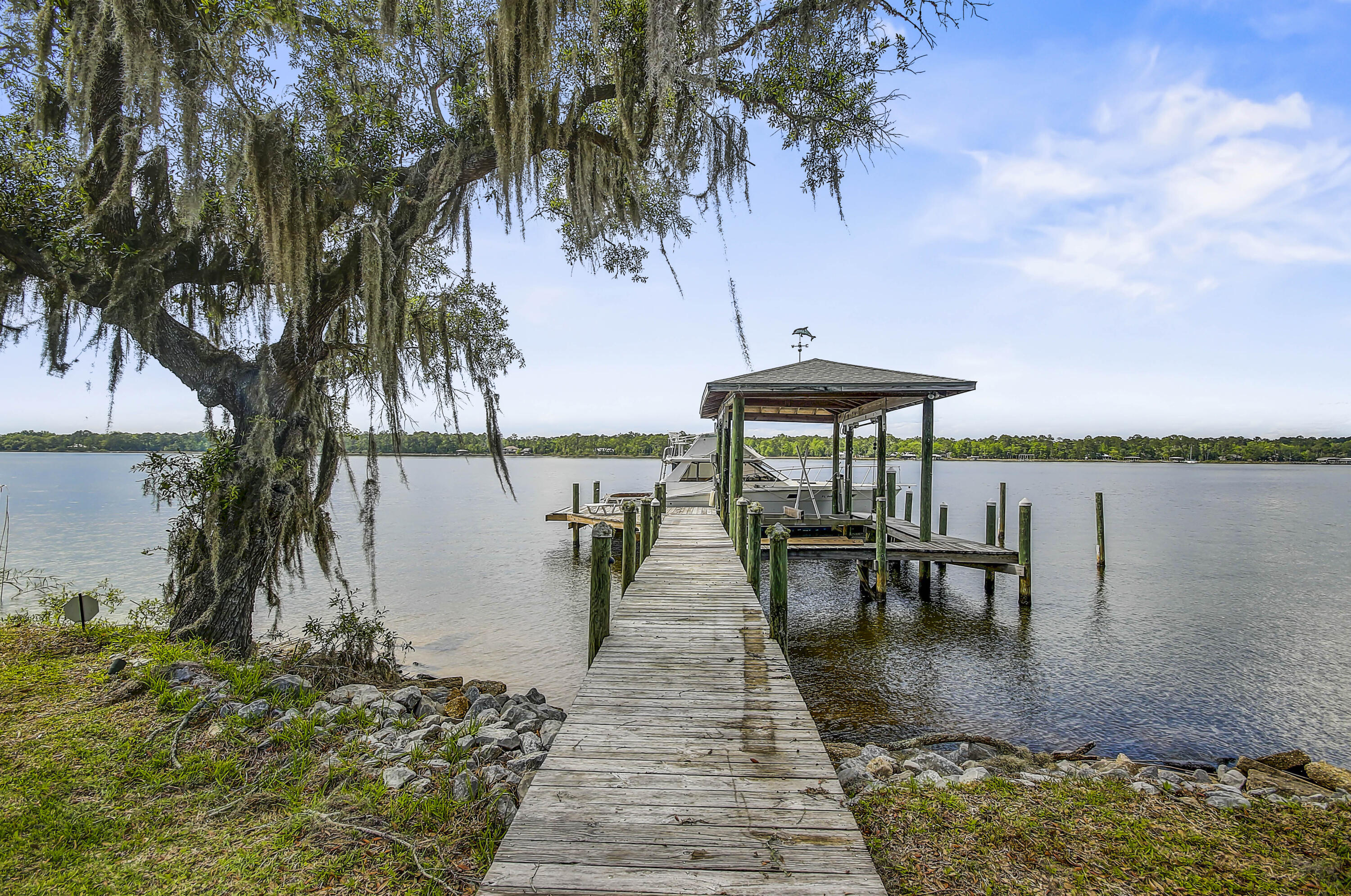 LAGRANGE COVE - Residential