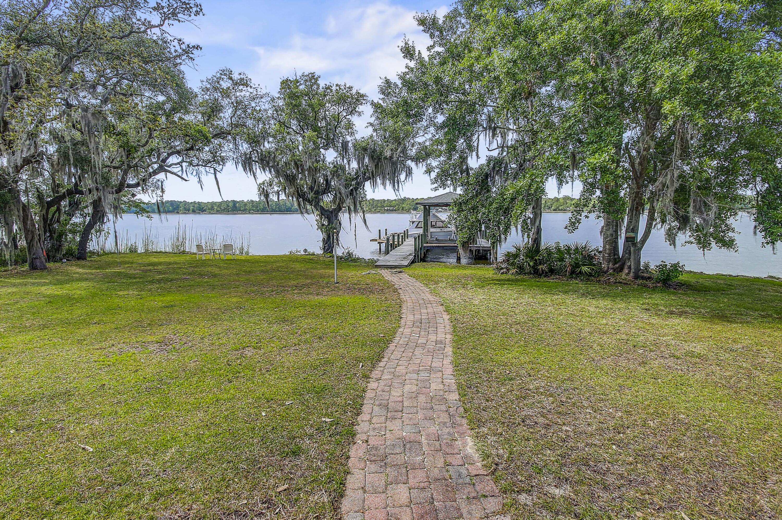 LAGRANGE COVE - Residential