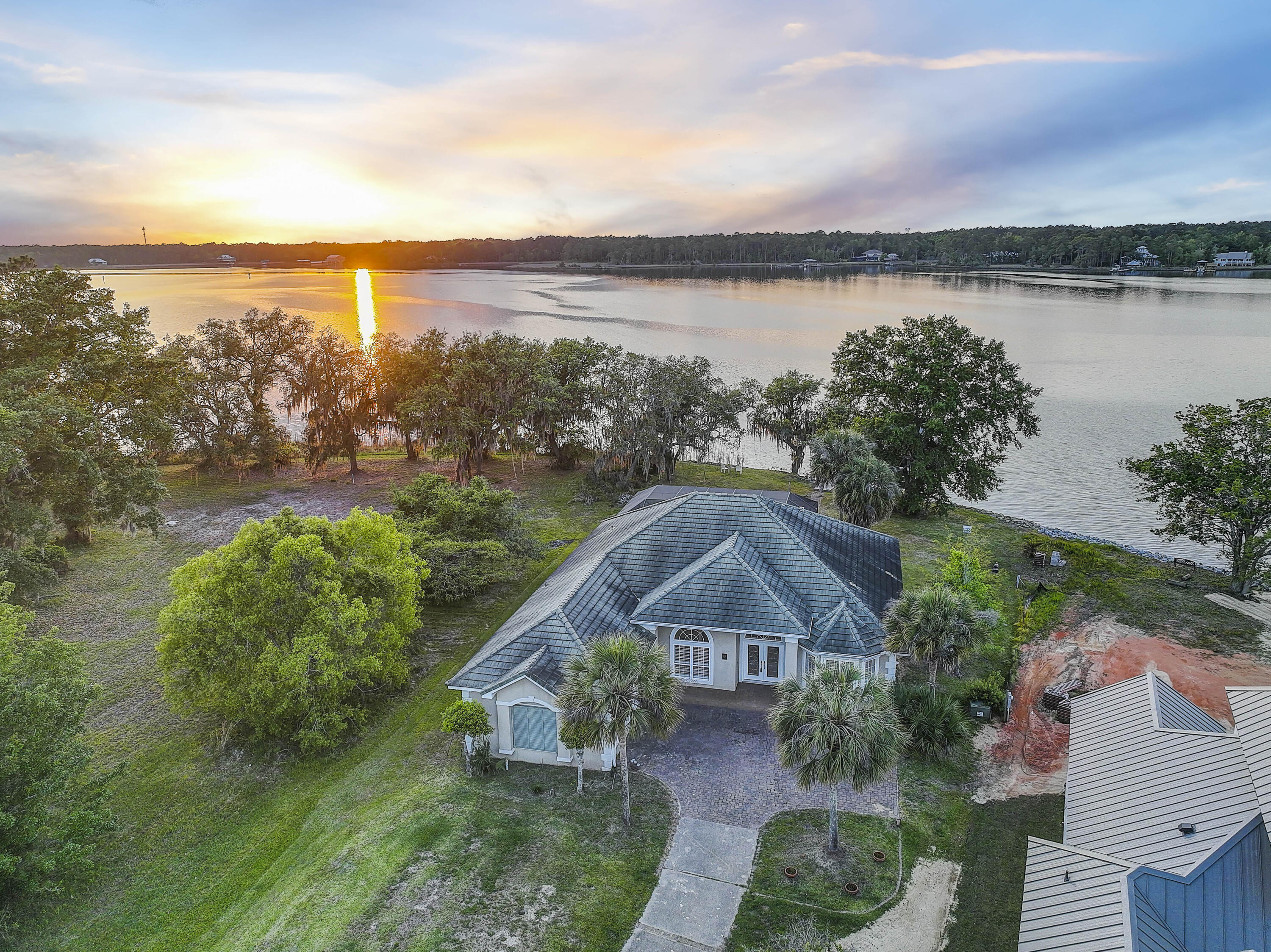 LAGRANGE COVE - Residential