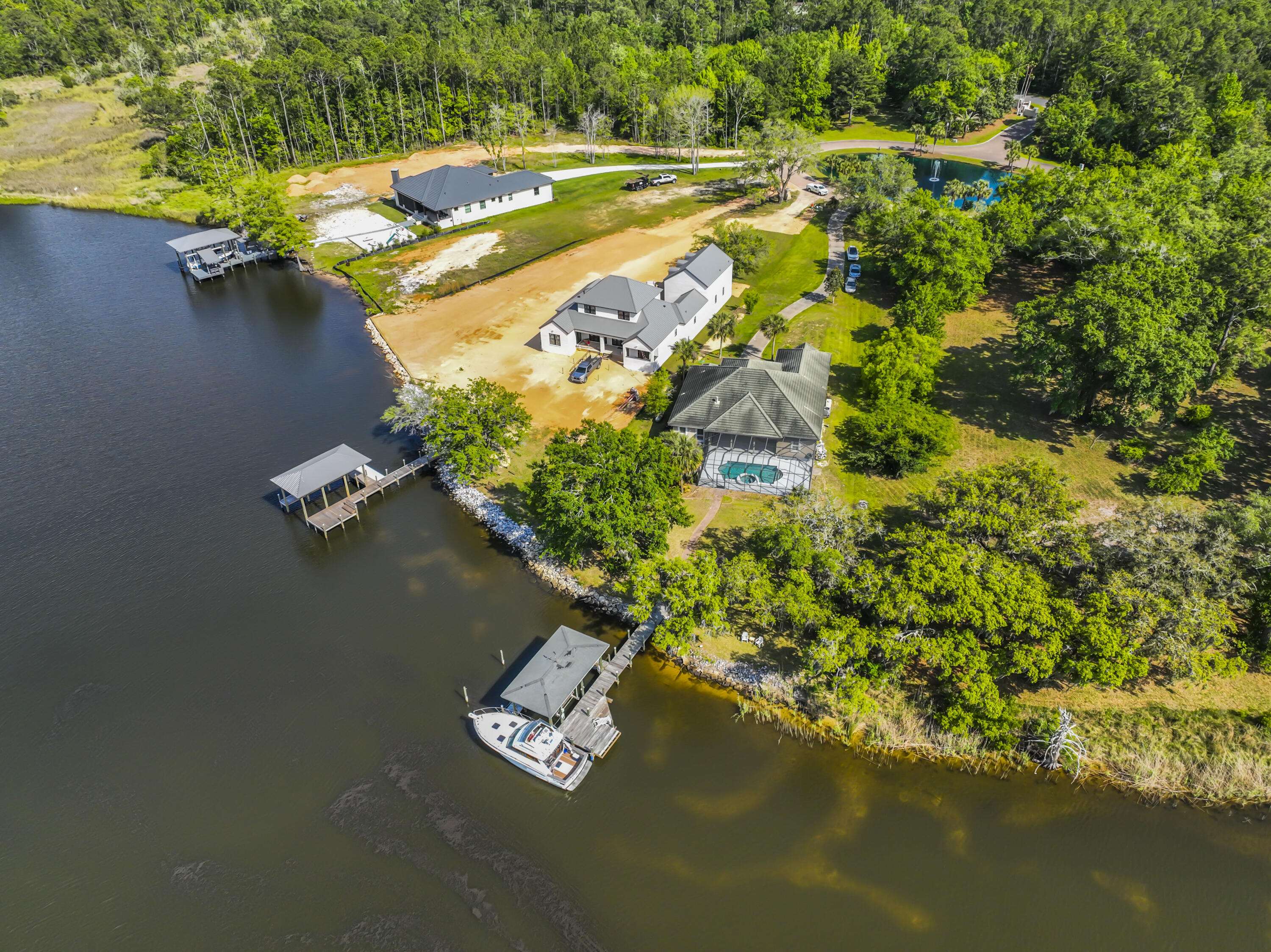 LAGRANGE COVE - Residential