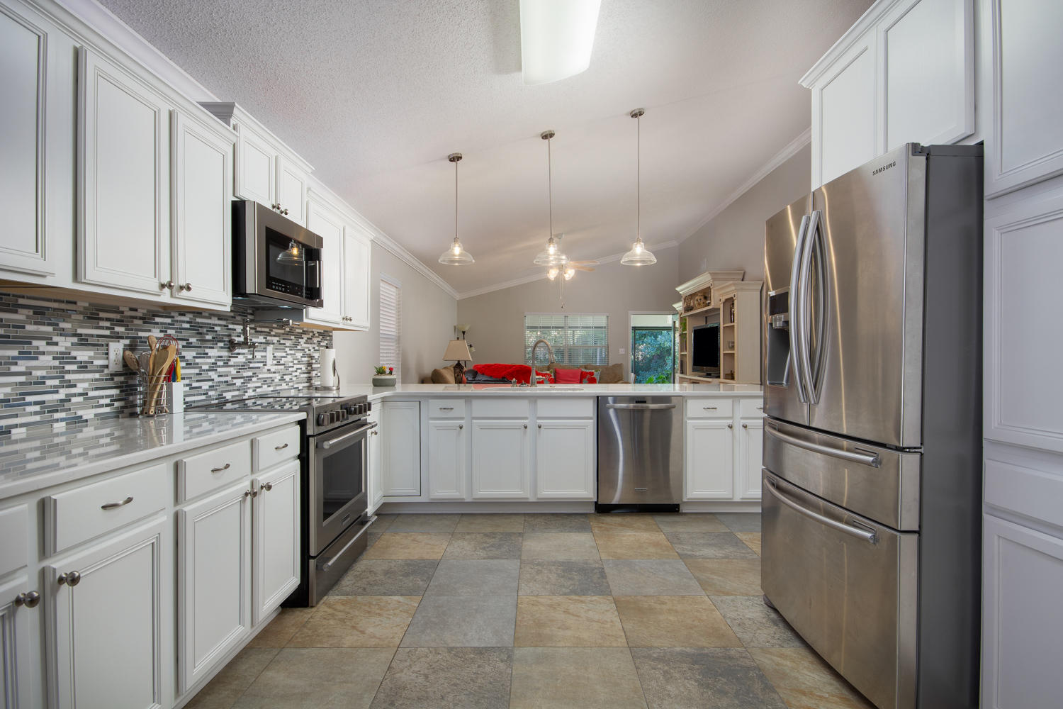 EMERALD LAKES PH III - Residential