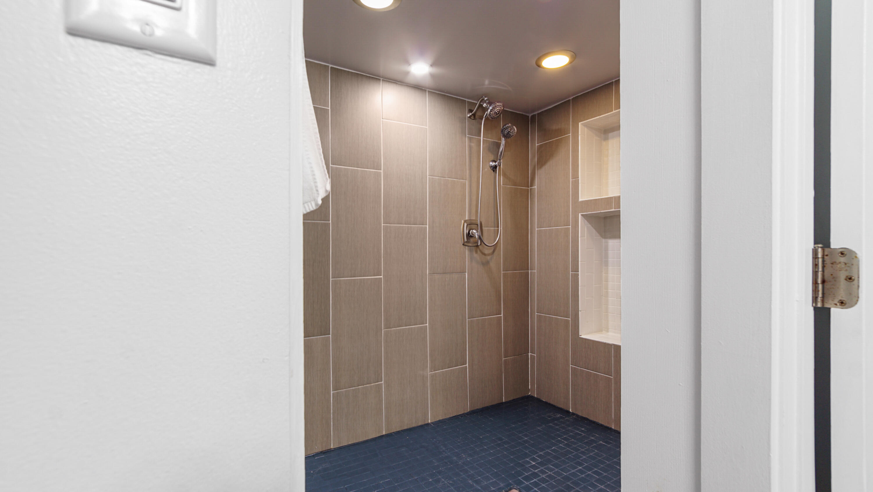 AQUAVISTA CONDO - Residential