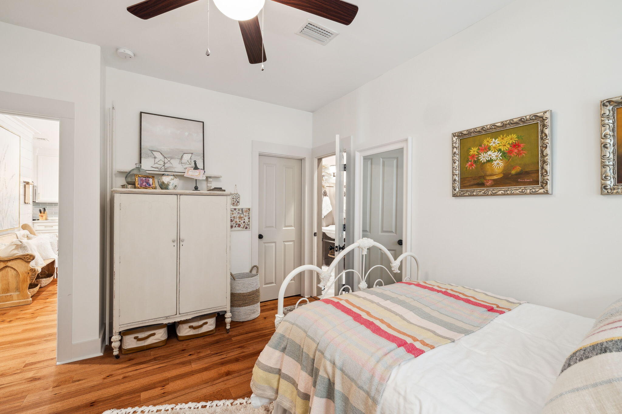 MAGNOLIA BEACH - Residential