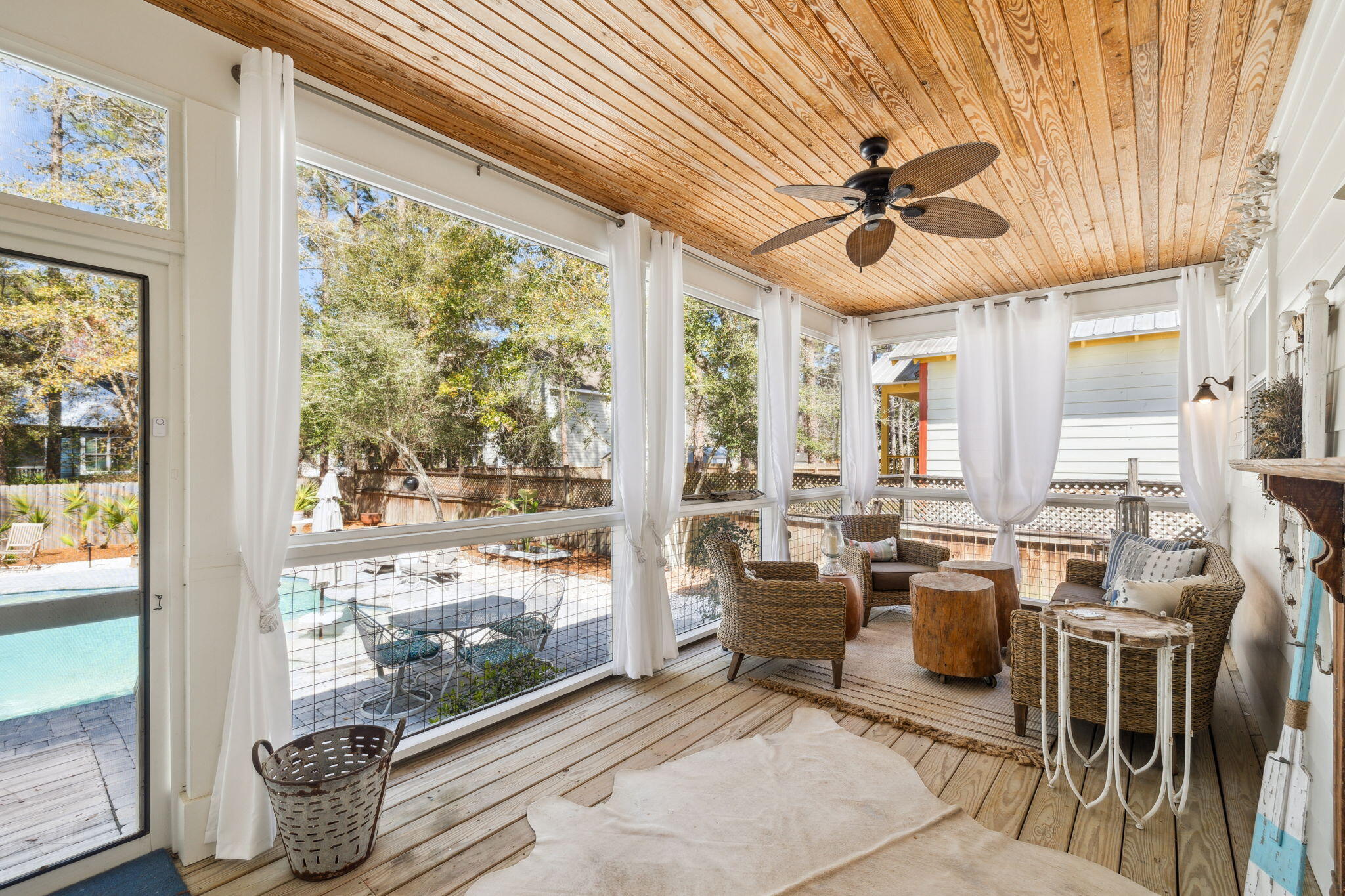 MAGNOLIA BEACH - Residential