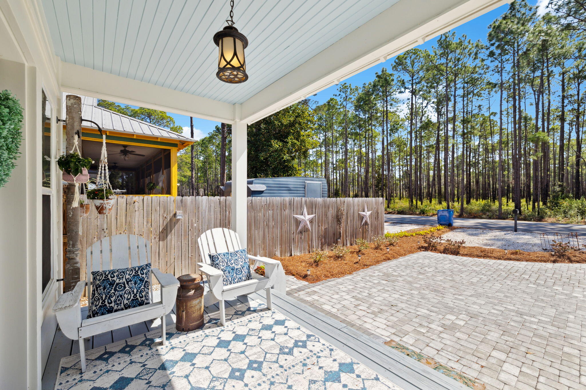 MAGNOLIA BEACH - Residential