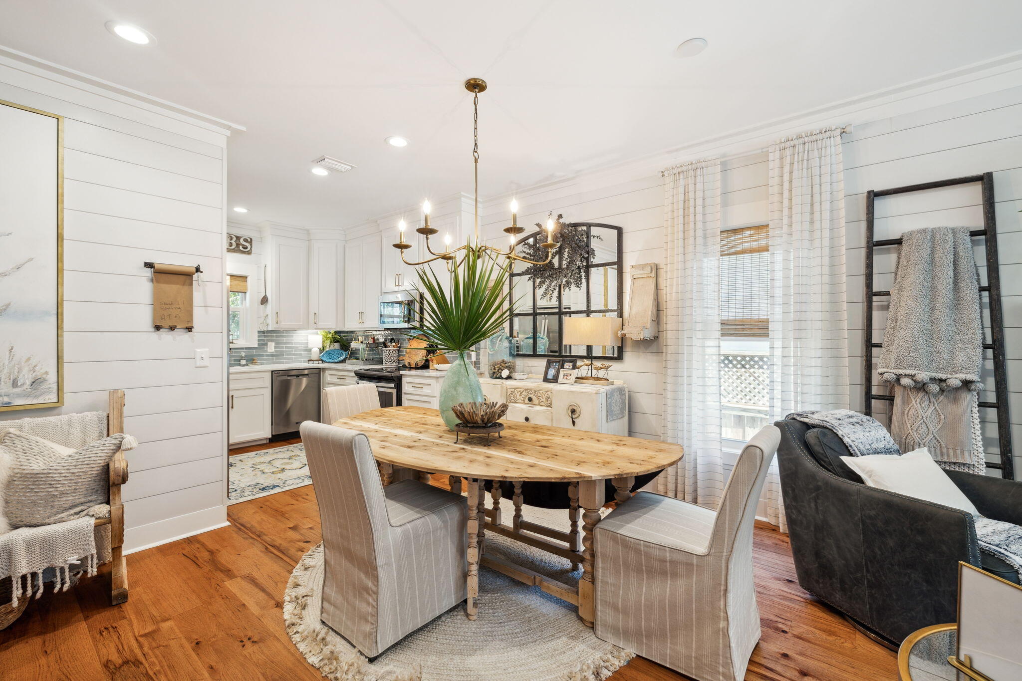 MAGNOLIA BEACH - Residential