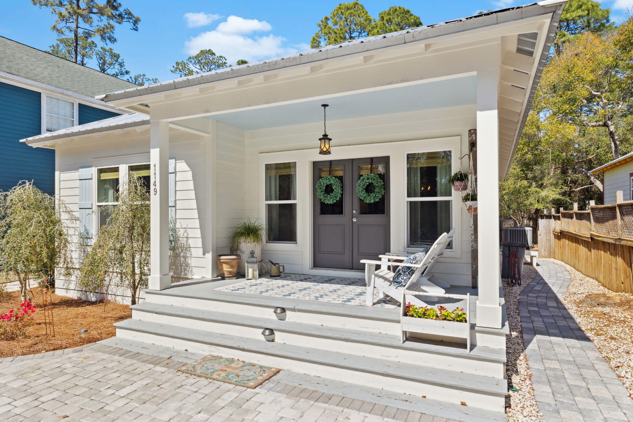 MAGNOLIA BEACH - Residential