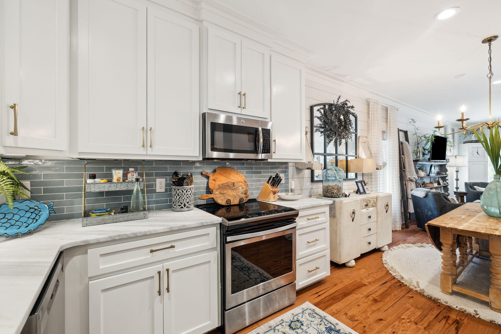 MAGNOLIA BEACH - Residential