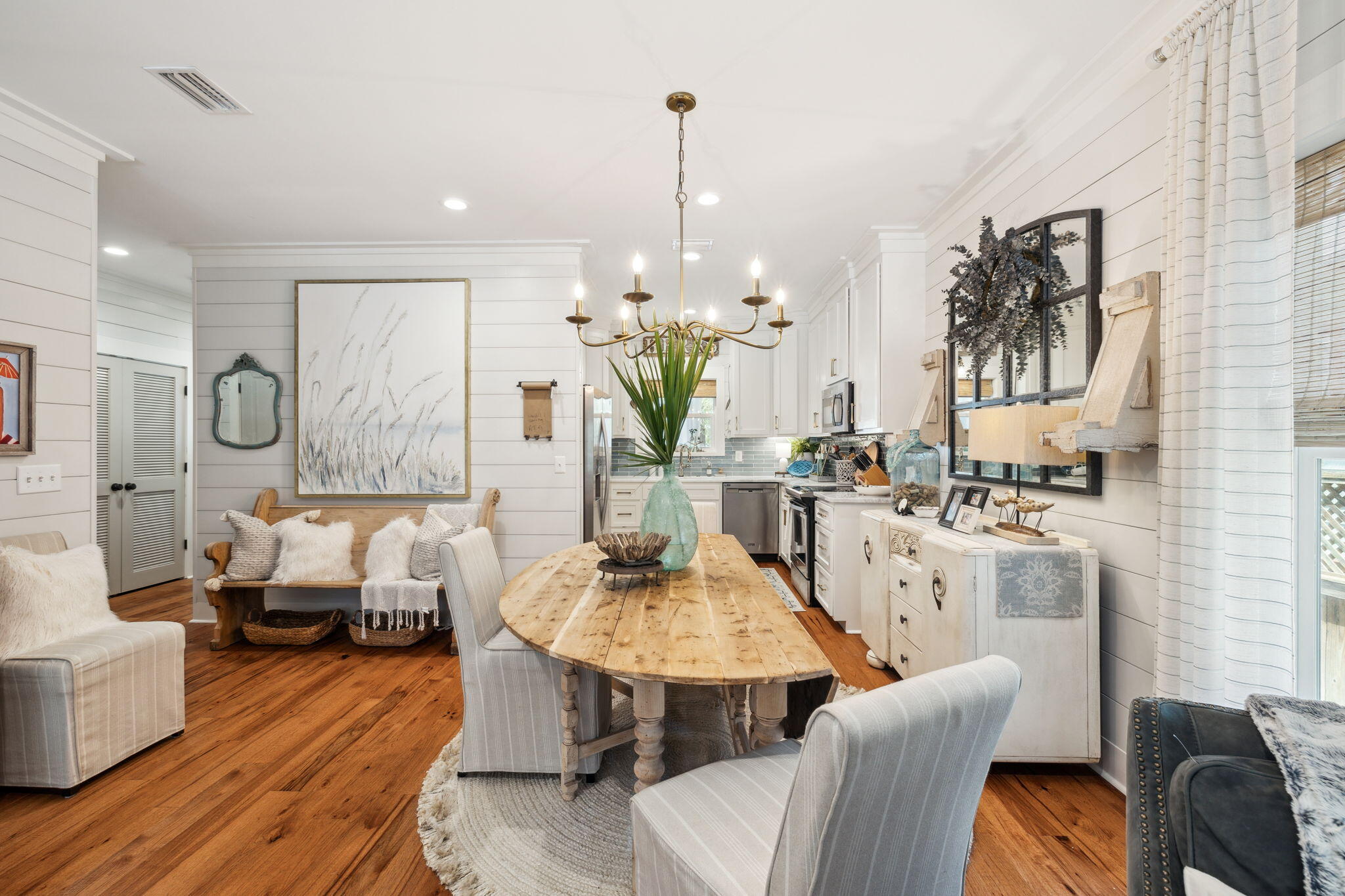 MAGNOLIA BEACH - Residential