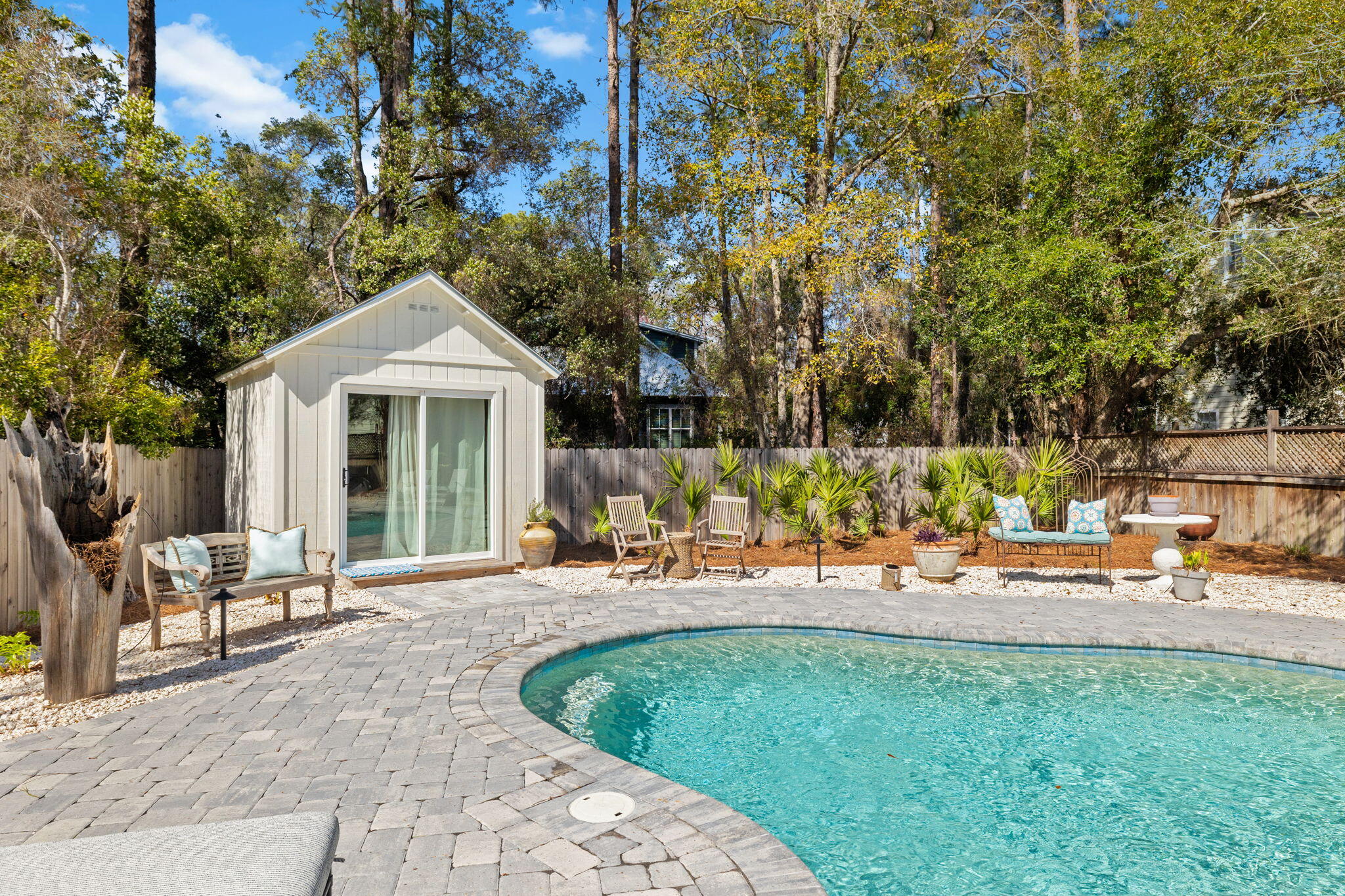 MAGNOLIA BEACH - Residential
