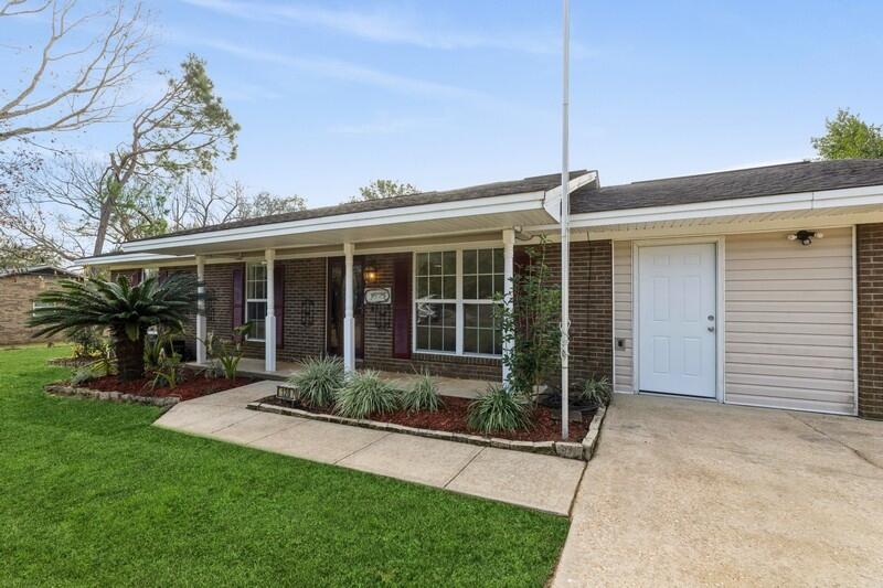 ADAMS POWELL EAST - Residential