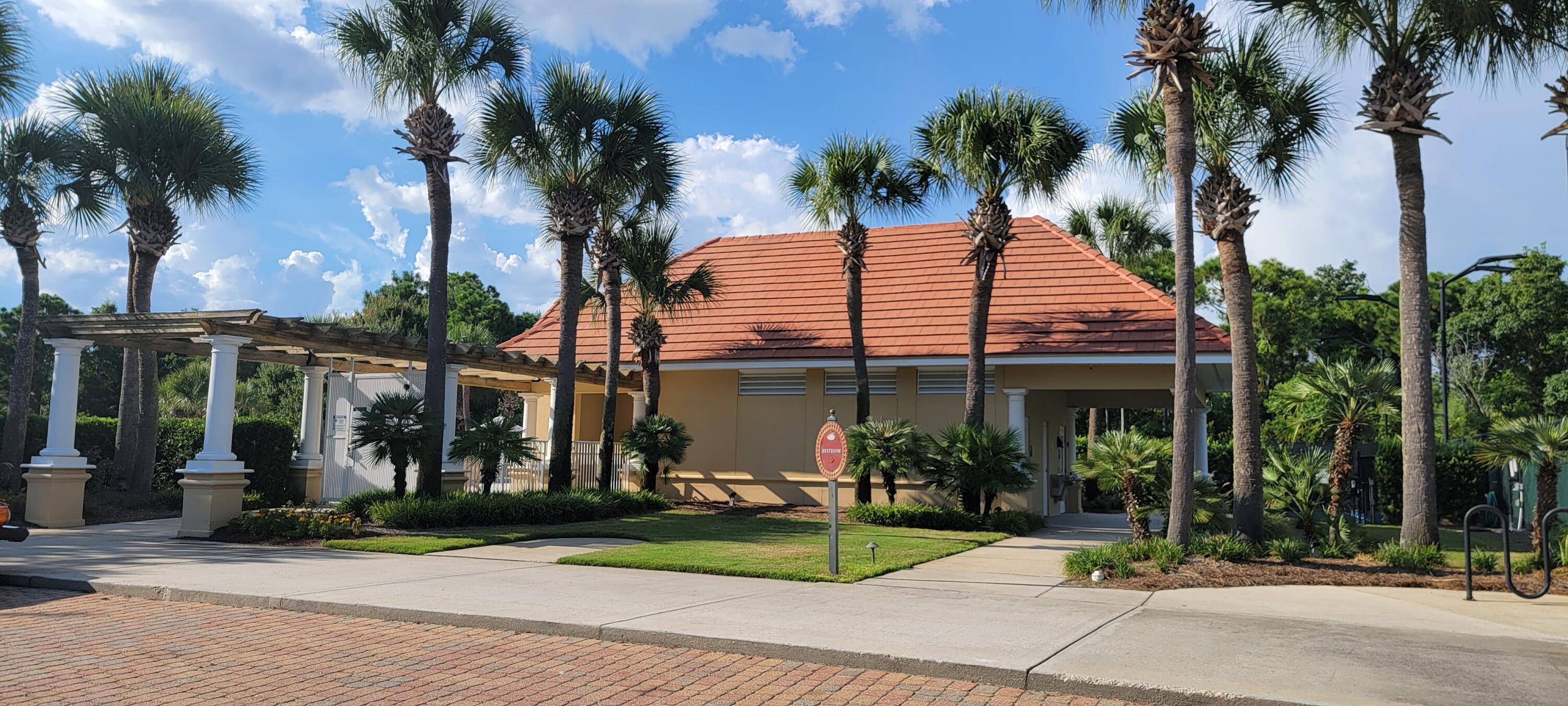 REGATTA BAY GOLF VILLAS - Residential Lease