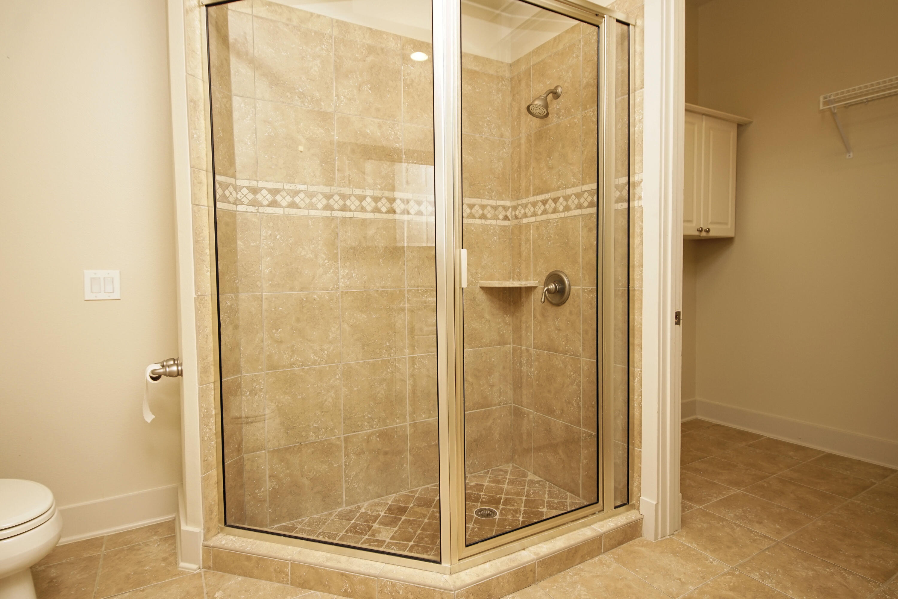 REGATTA BAY GOLF VILLAS - Residential Lease