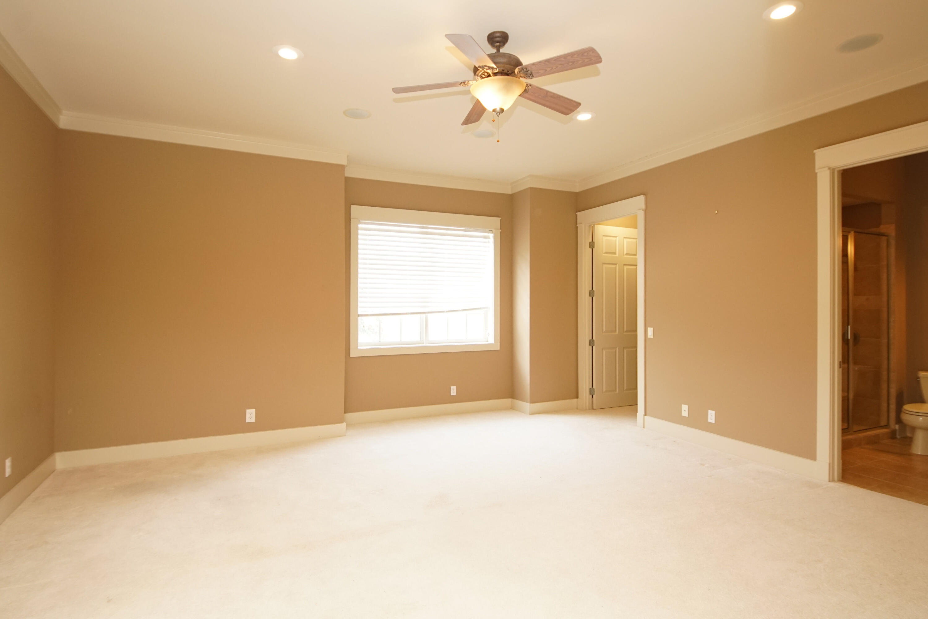 REGATTA BAY GOLF VILLAS - Residential Lease