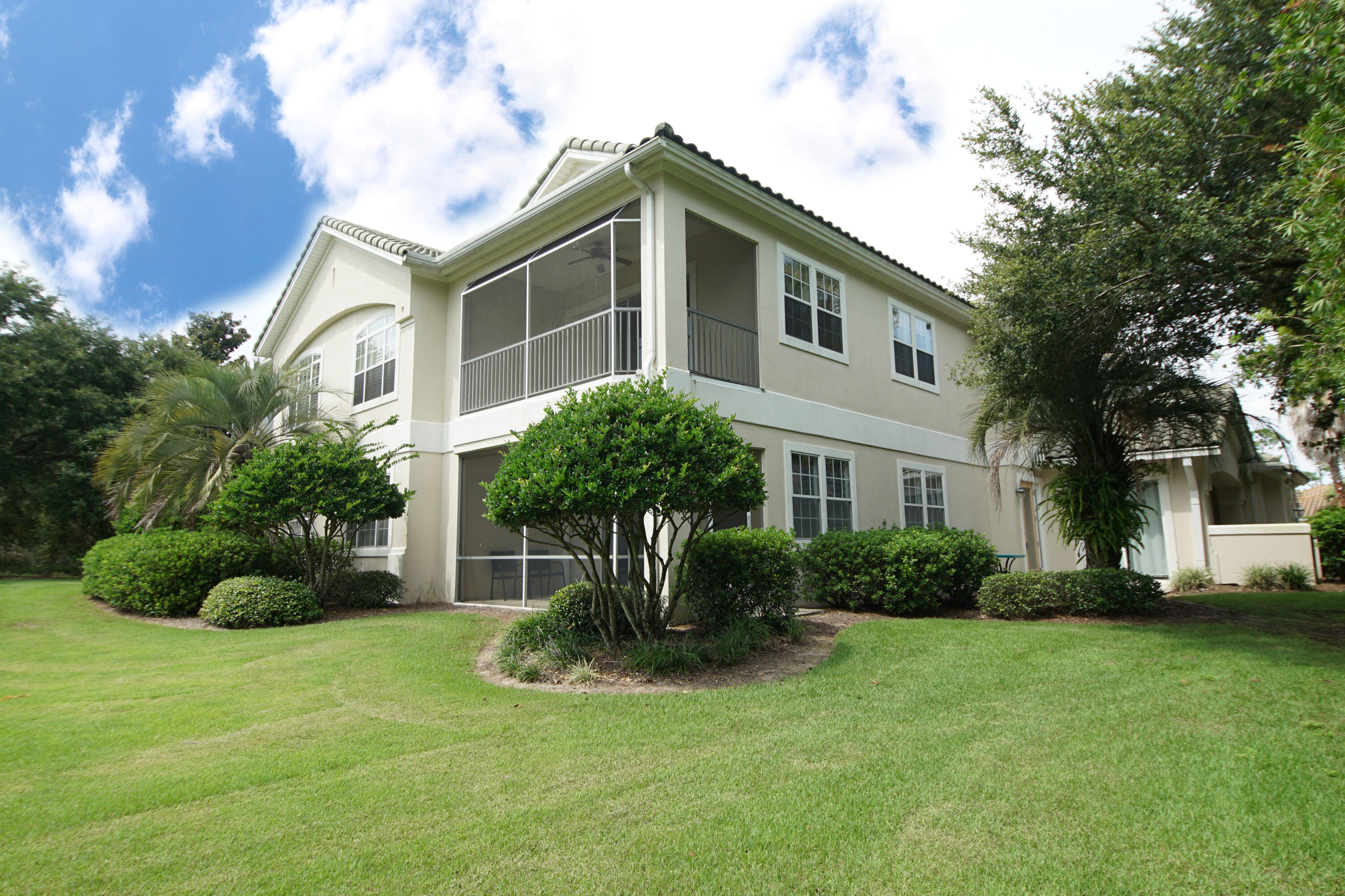 REGATTA BAY GOLF VILLAS - Residential Lease