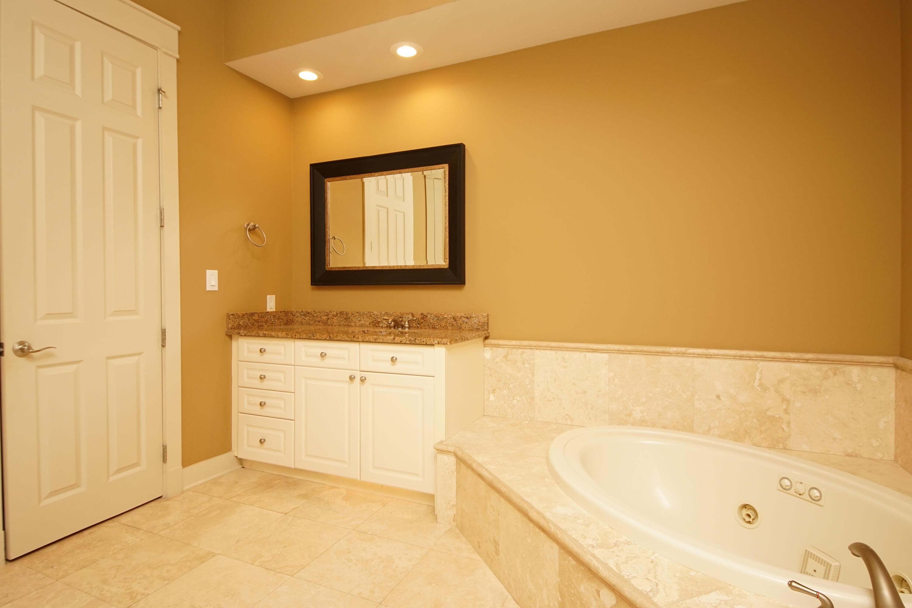 REGATTA BAY GOLF VILLAS - Residential Lease