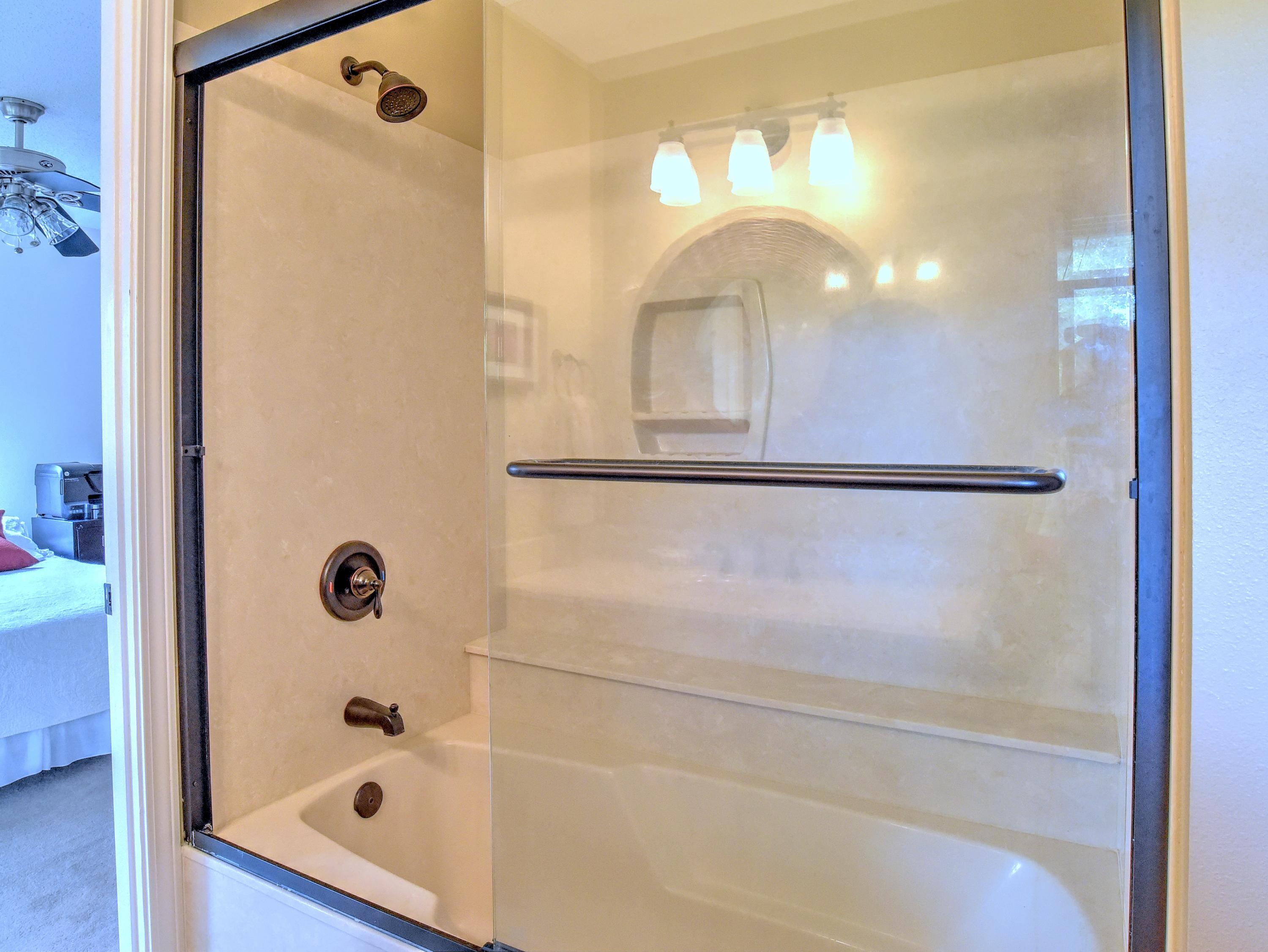 ST ANDREWS EAST BLUEWATER BAY - Residential