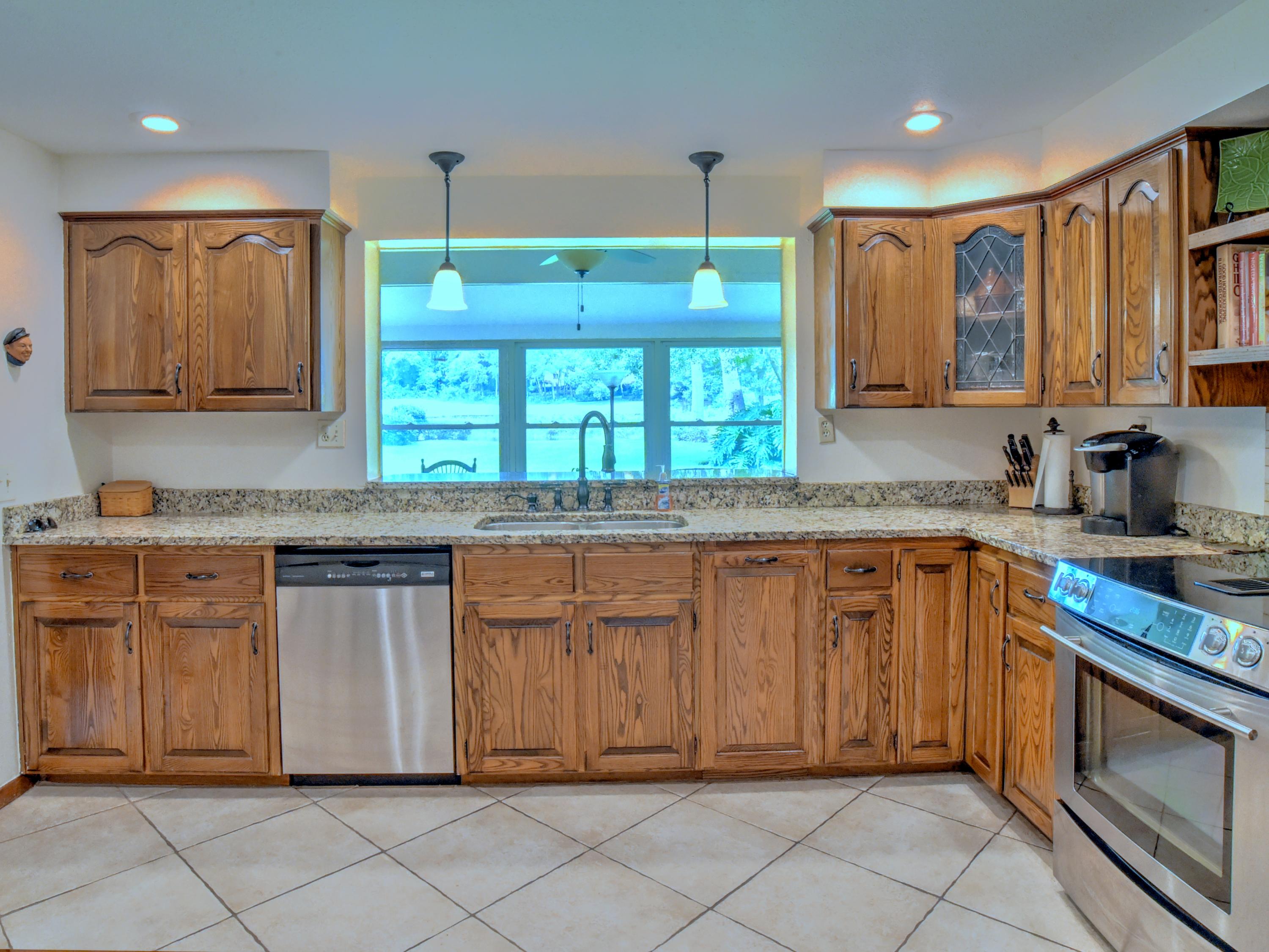 ST ANDREWS EAST BLUEWATER BAY - Residential