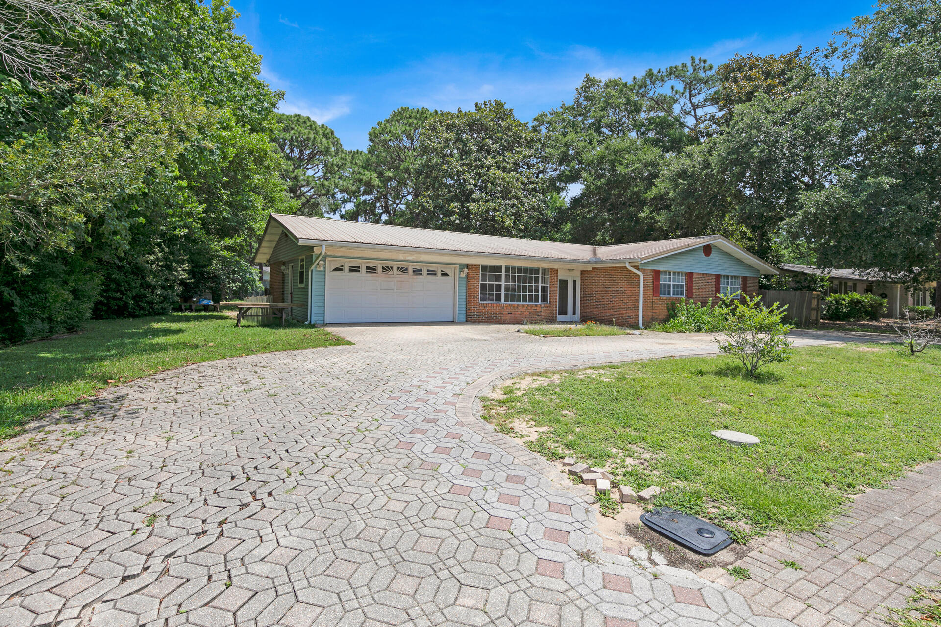 BAYOU POQUITO - Residential